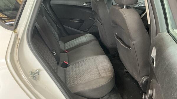 Vauxhall Astra view 8
