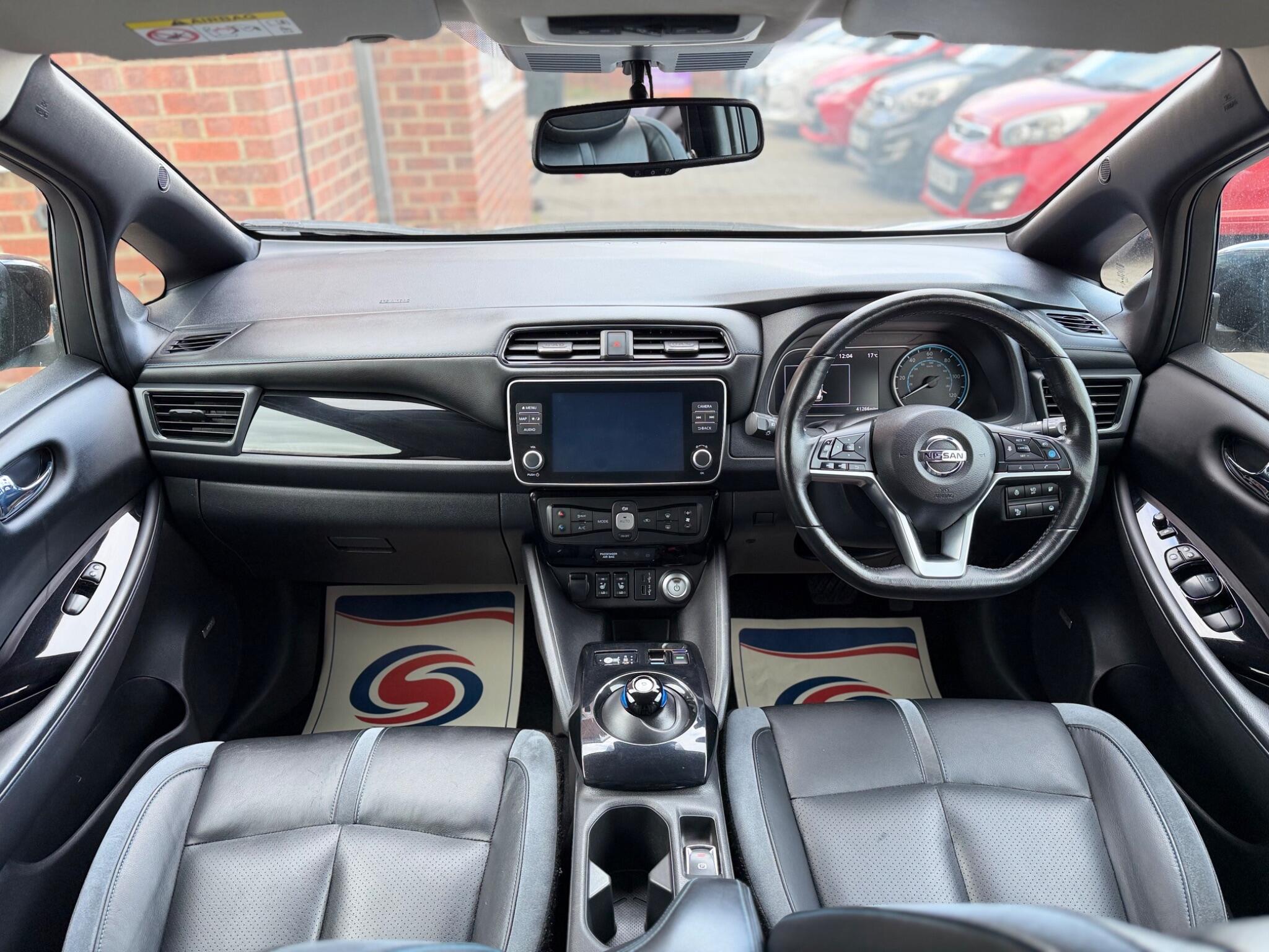 Nissan Leaf view 15