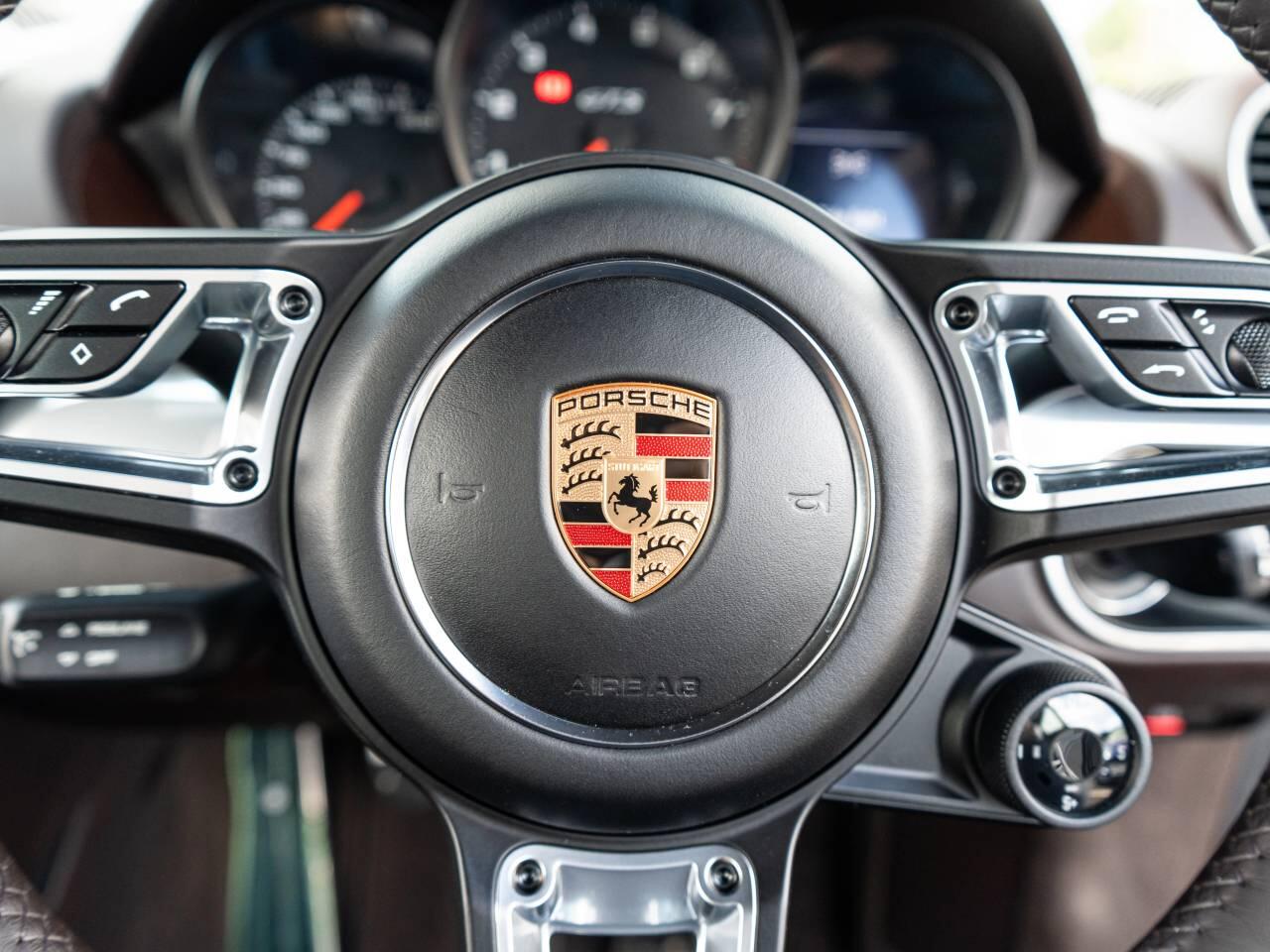 Porsche Cayman view 18