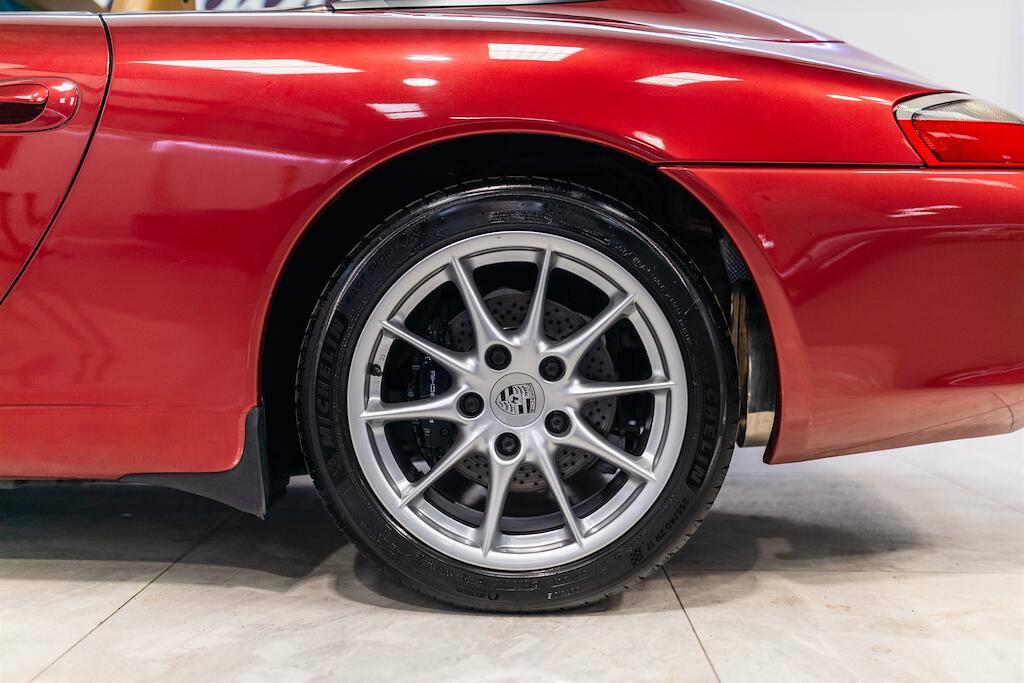 Porsche 911 view 17
