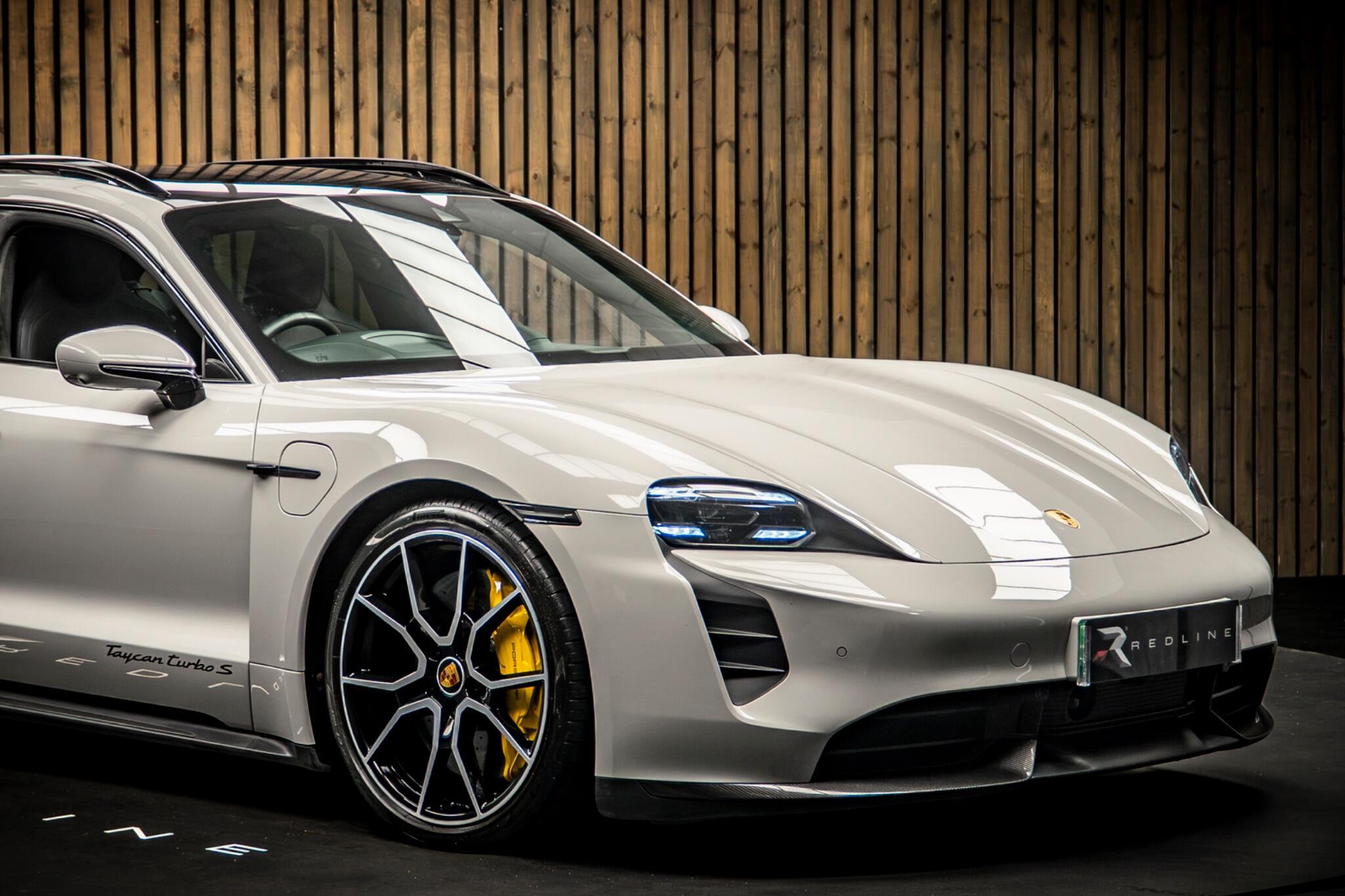 Porsche Taycan view 10