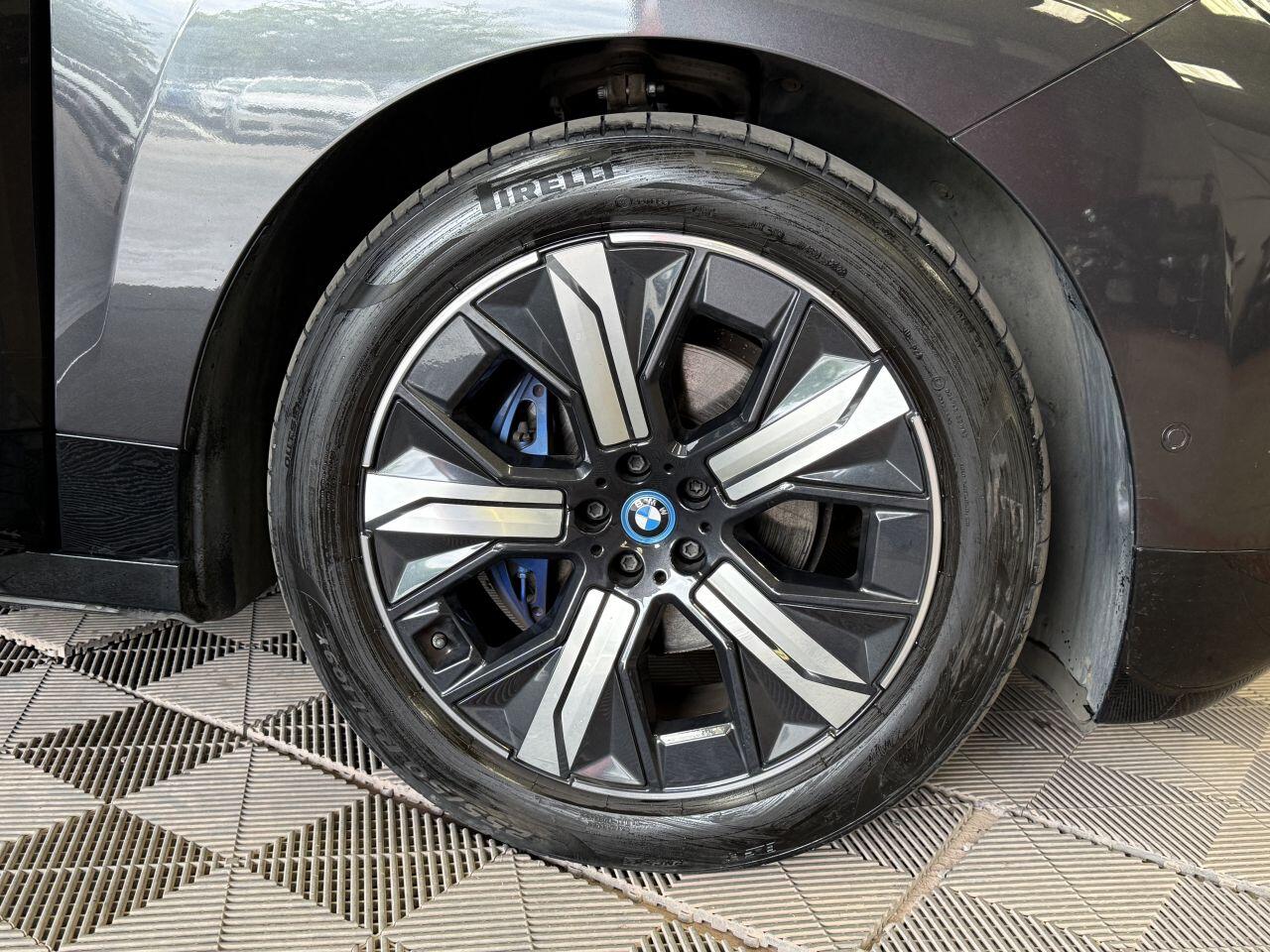 BMW Ix view 16