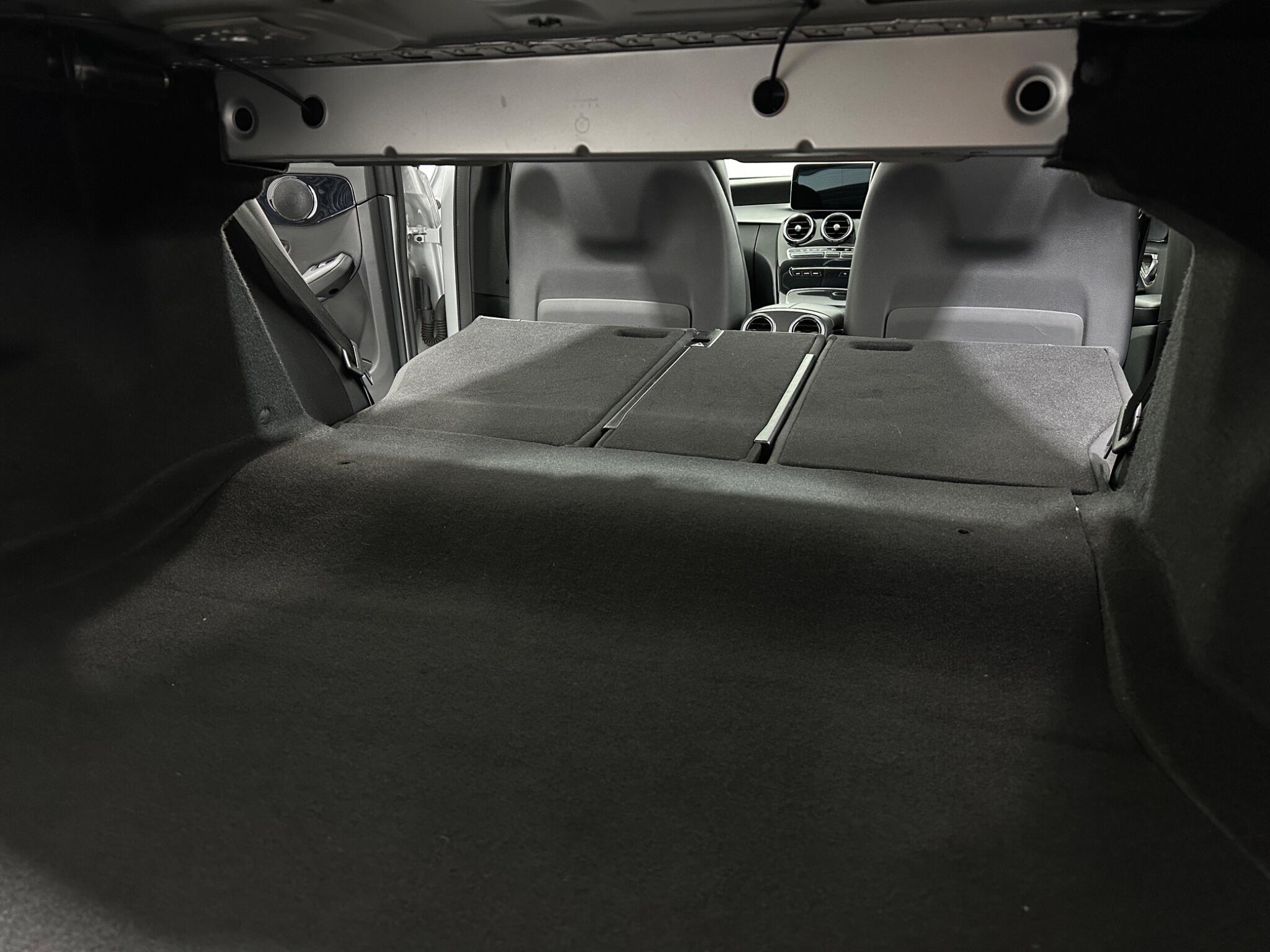 Mercedes-Benz C-Class view 46