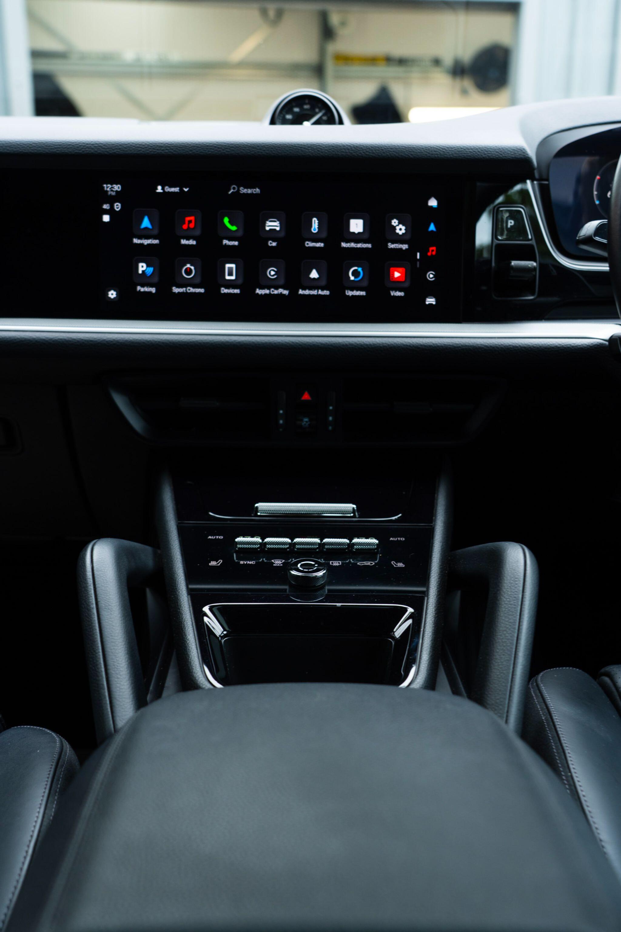 Porsche Cayenne view 43