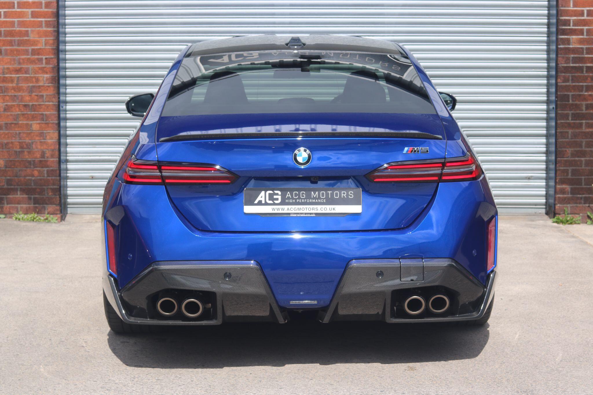 BMW M5 view 5