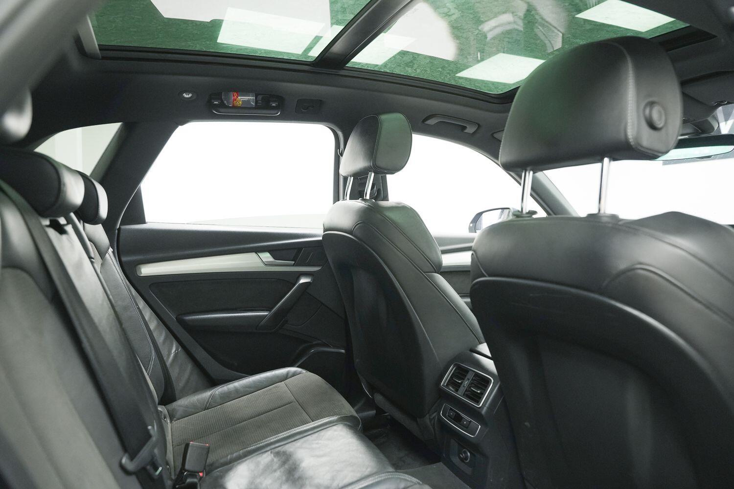 Audi Q5 view 17