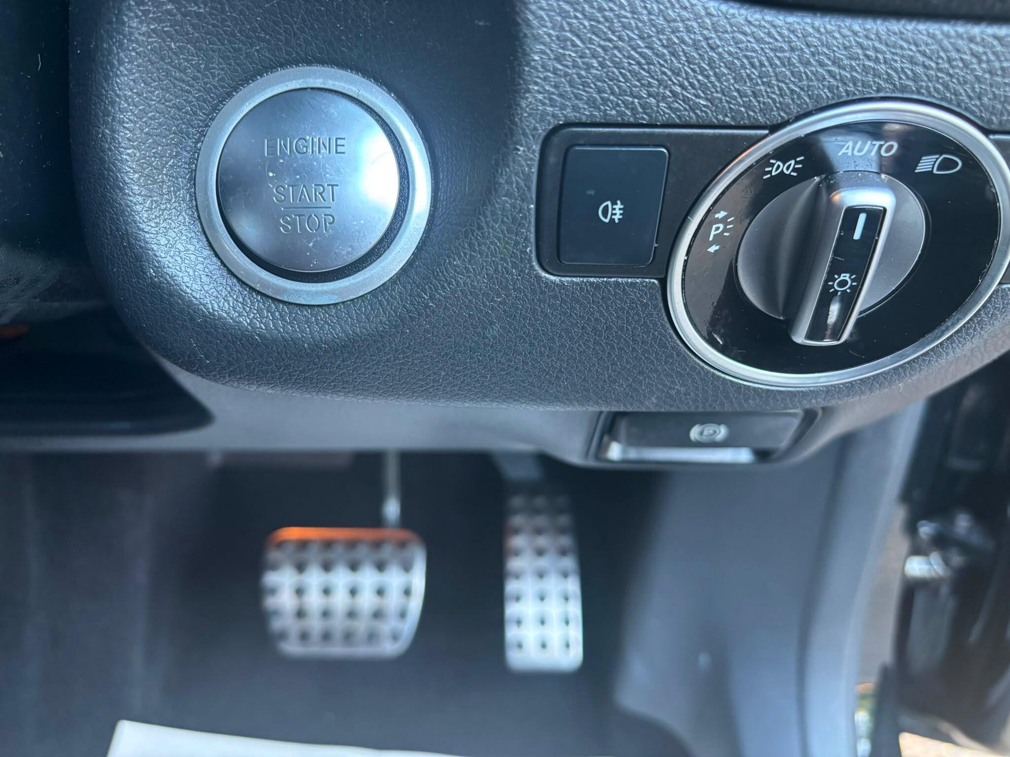 Mercedes-Benz Gla view 21