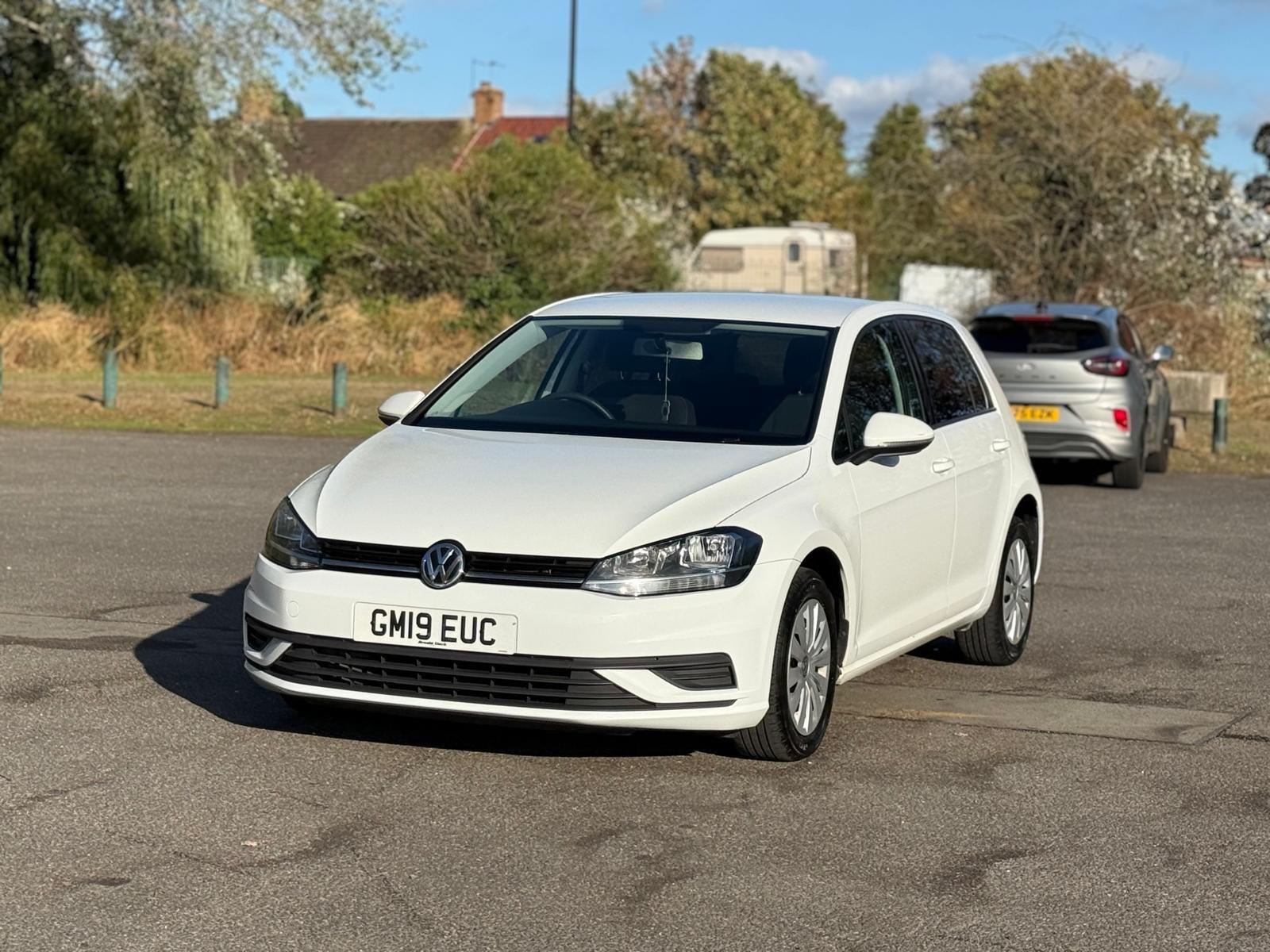 Volkswagen Golf view 4