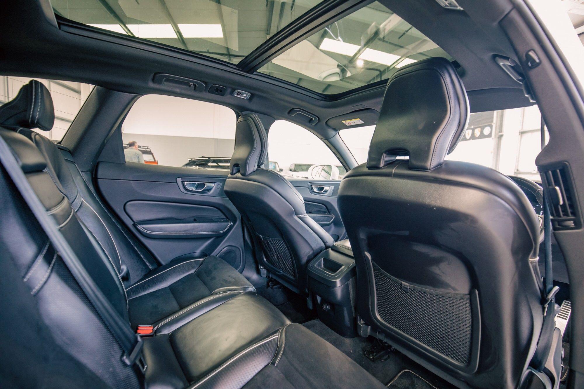 Volvo XC60 view 9
