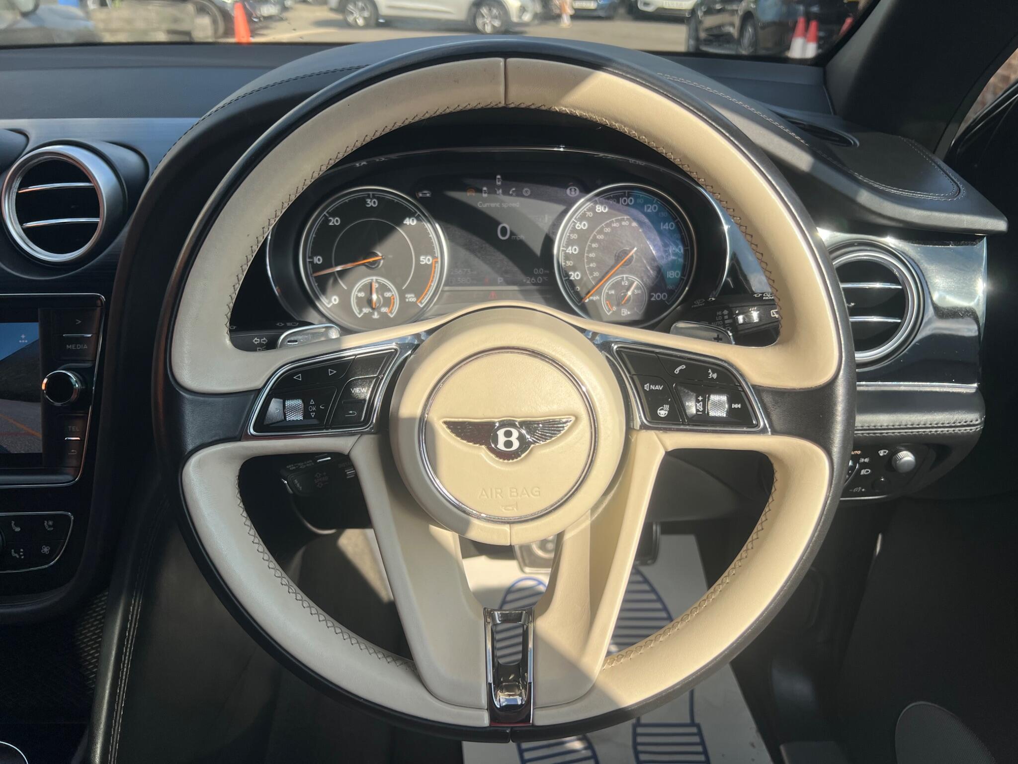 Bentley Bentayga view 47