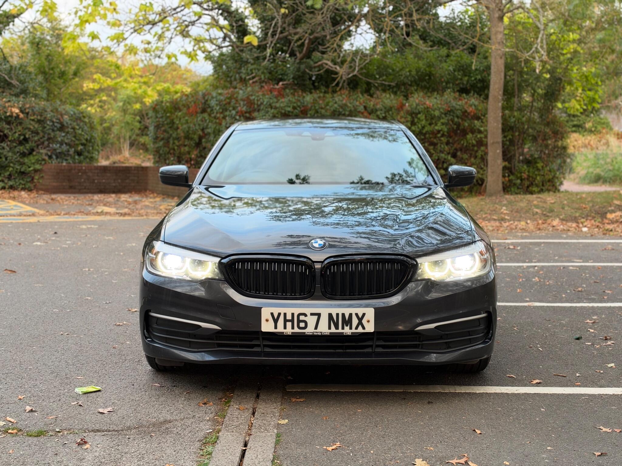 BMW 5 Series view 9