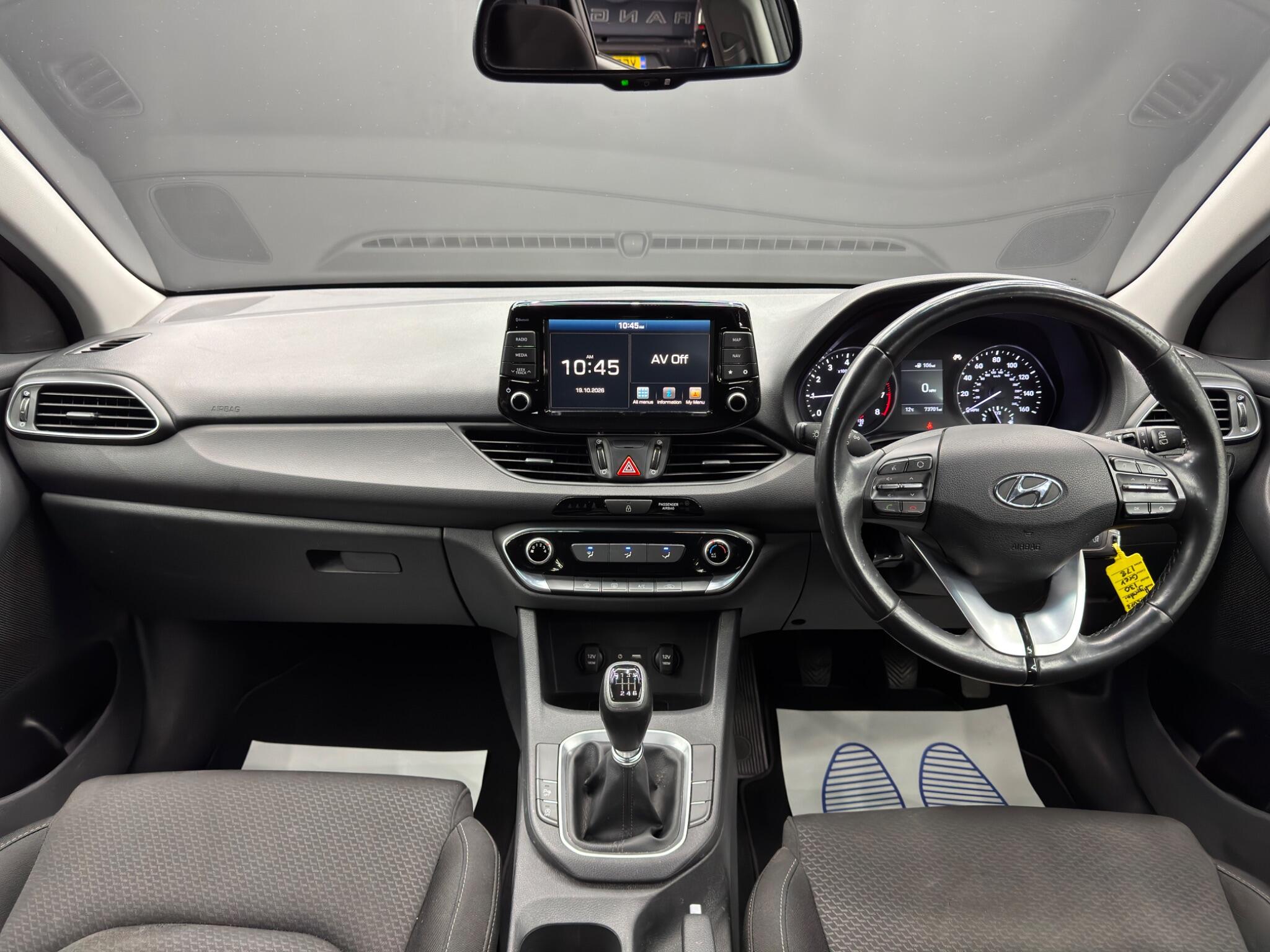 Hyundai i30 view 10