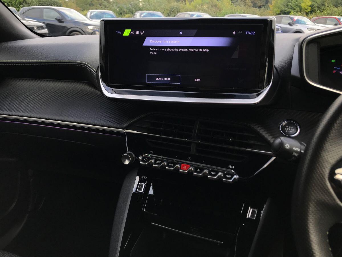 Peugeot 2008 view 13