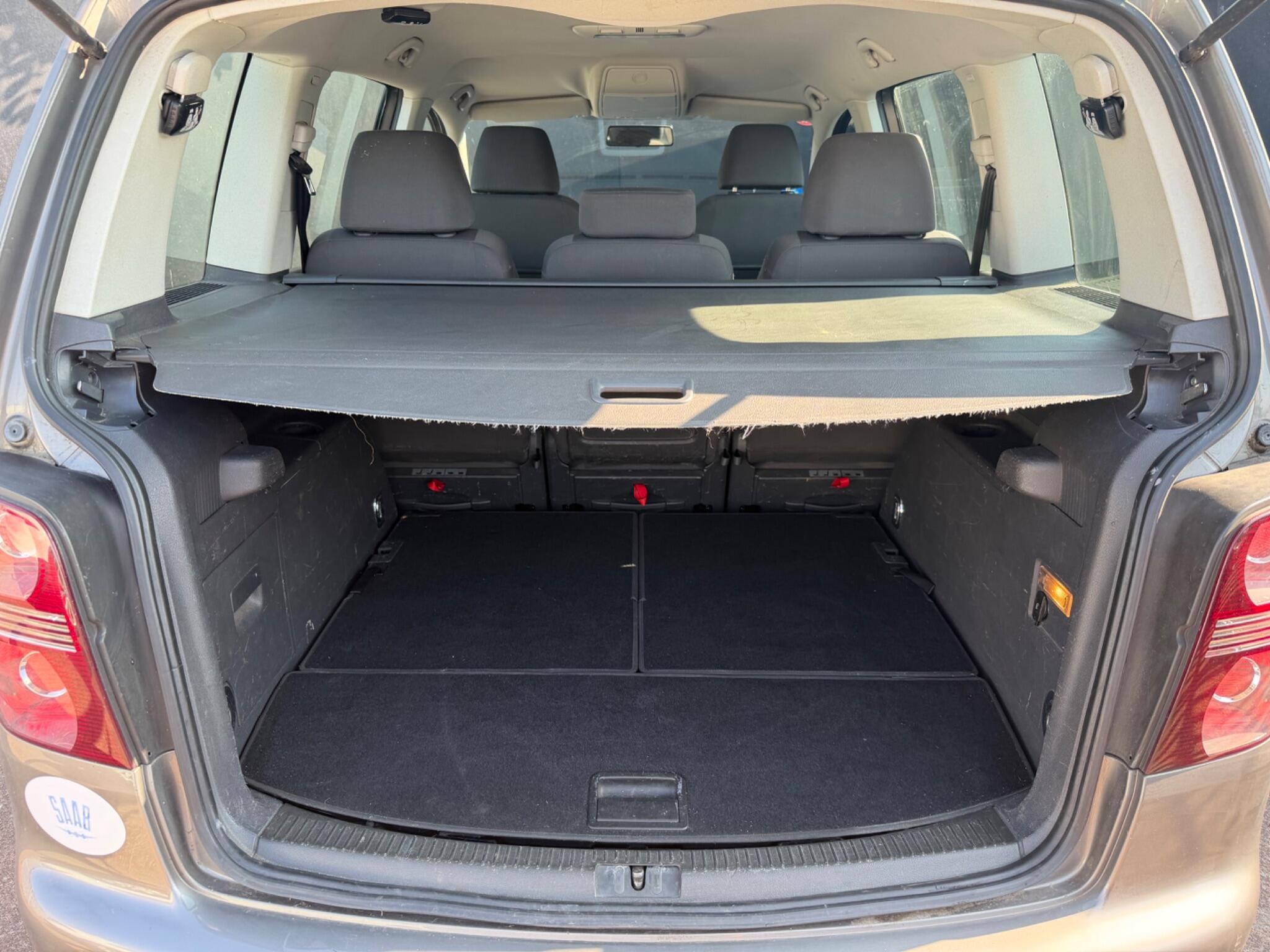 Volkswagen Touran view 7