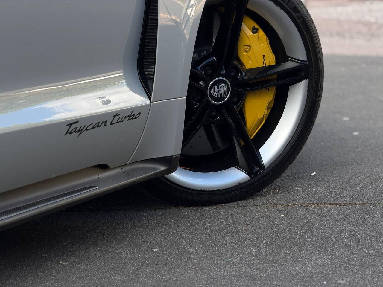 Porsche Taycan view 94