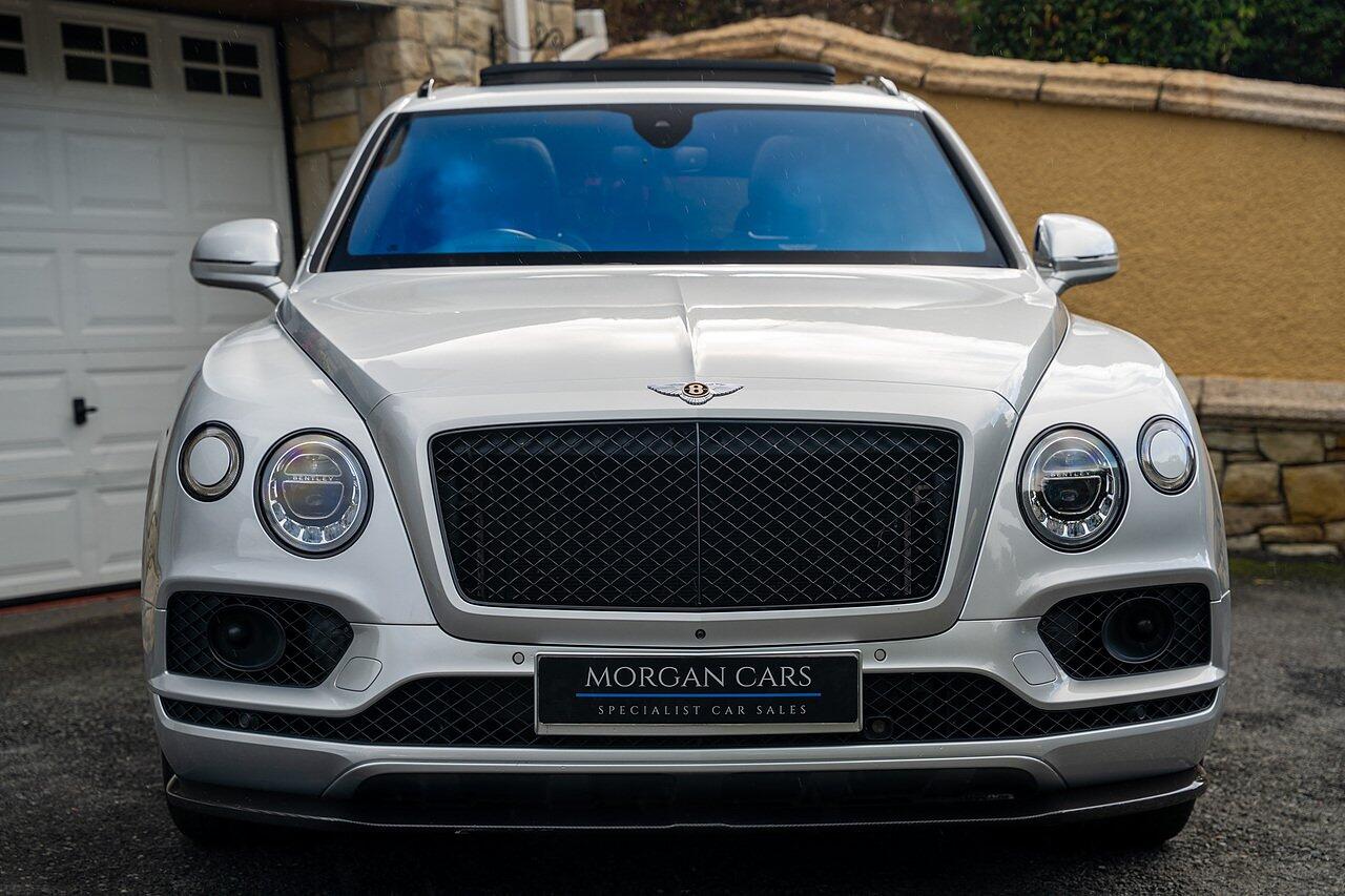 Bentley Bentayga view 40