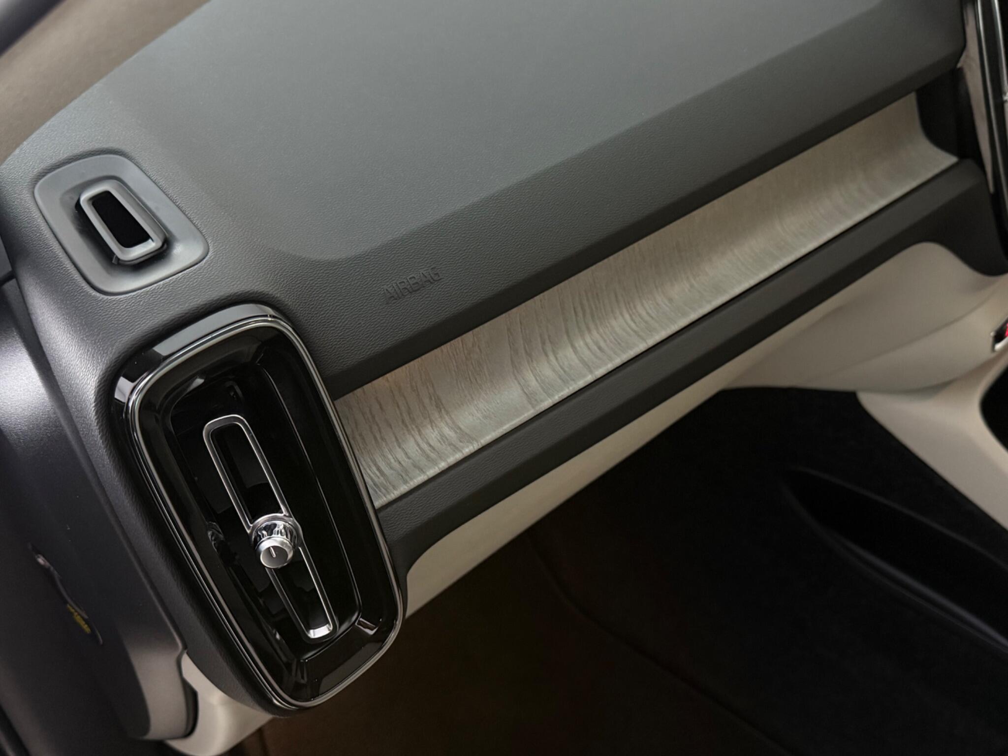 Volvo XC40 view 38