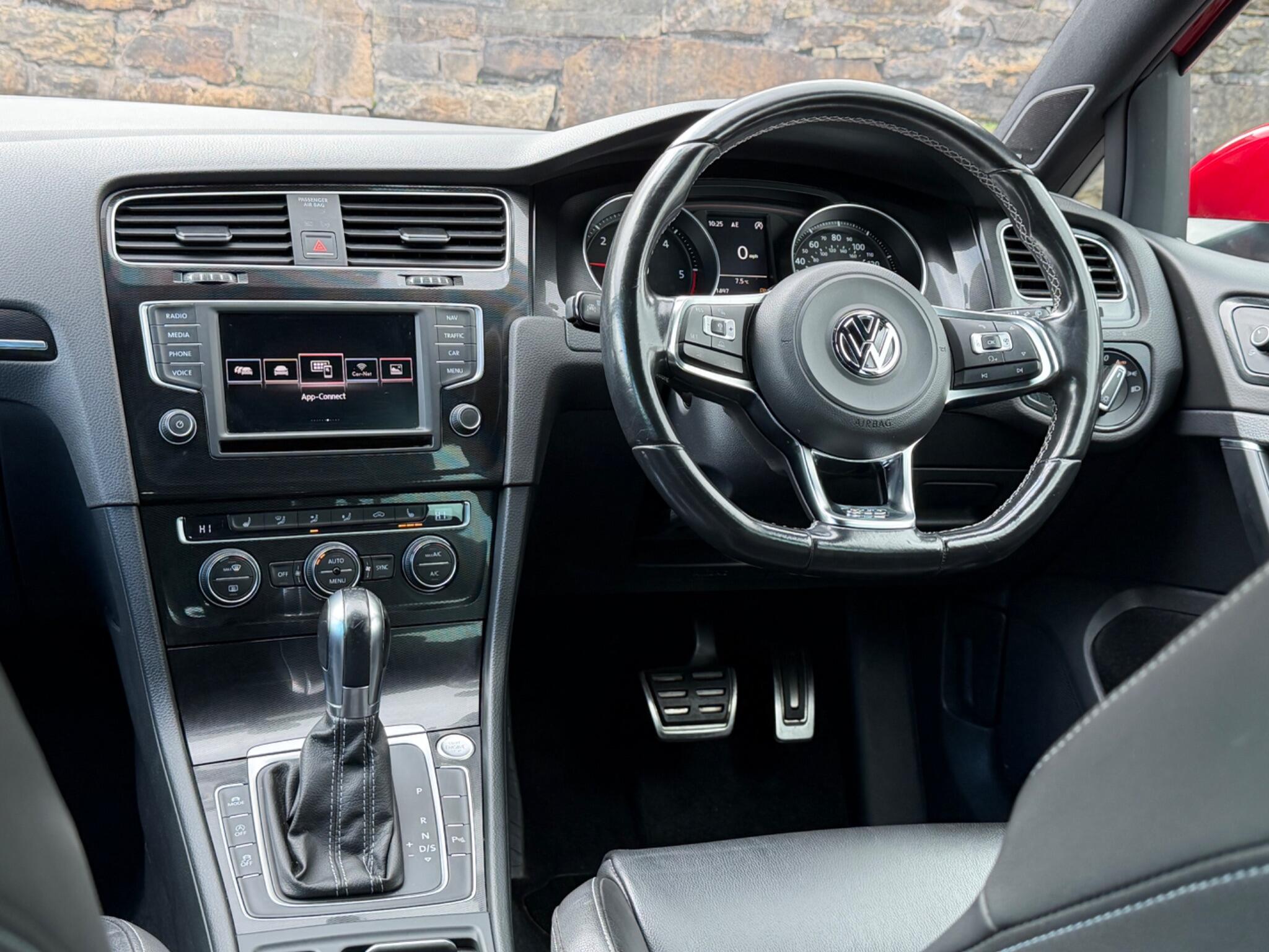 Volkswagen Golf view 23