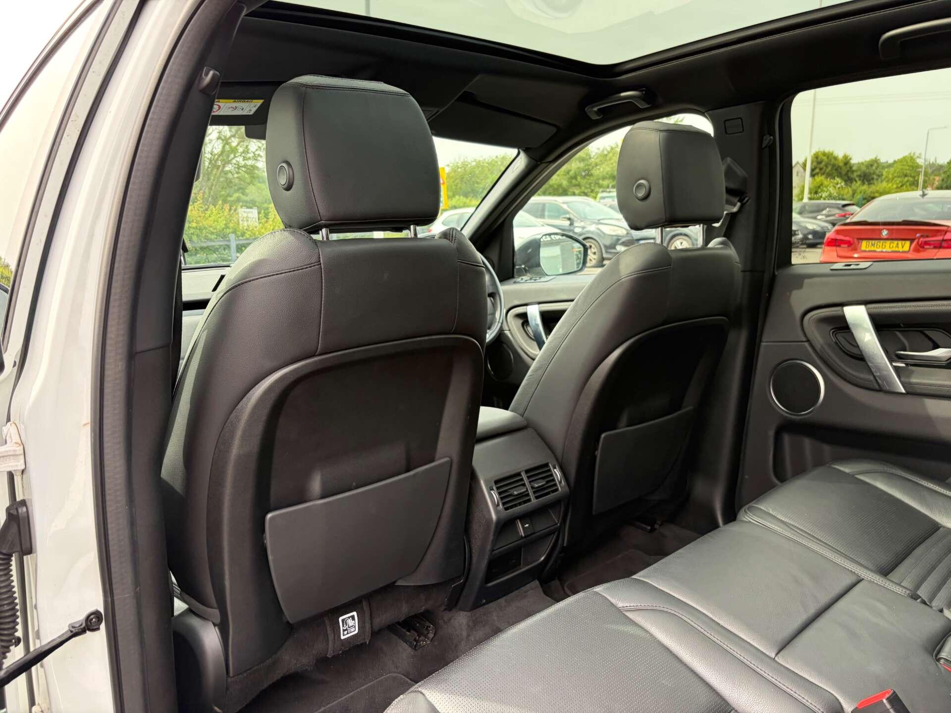 Land Rover Discovery Sport view 22