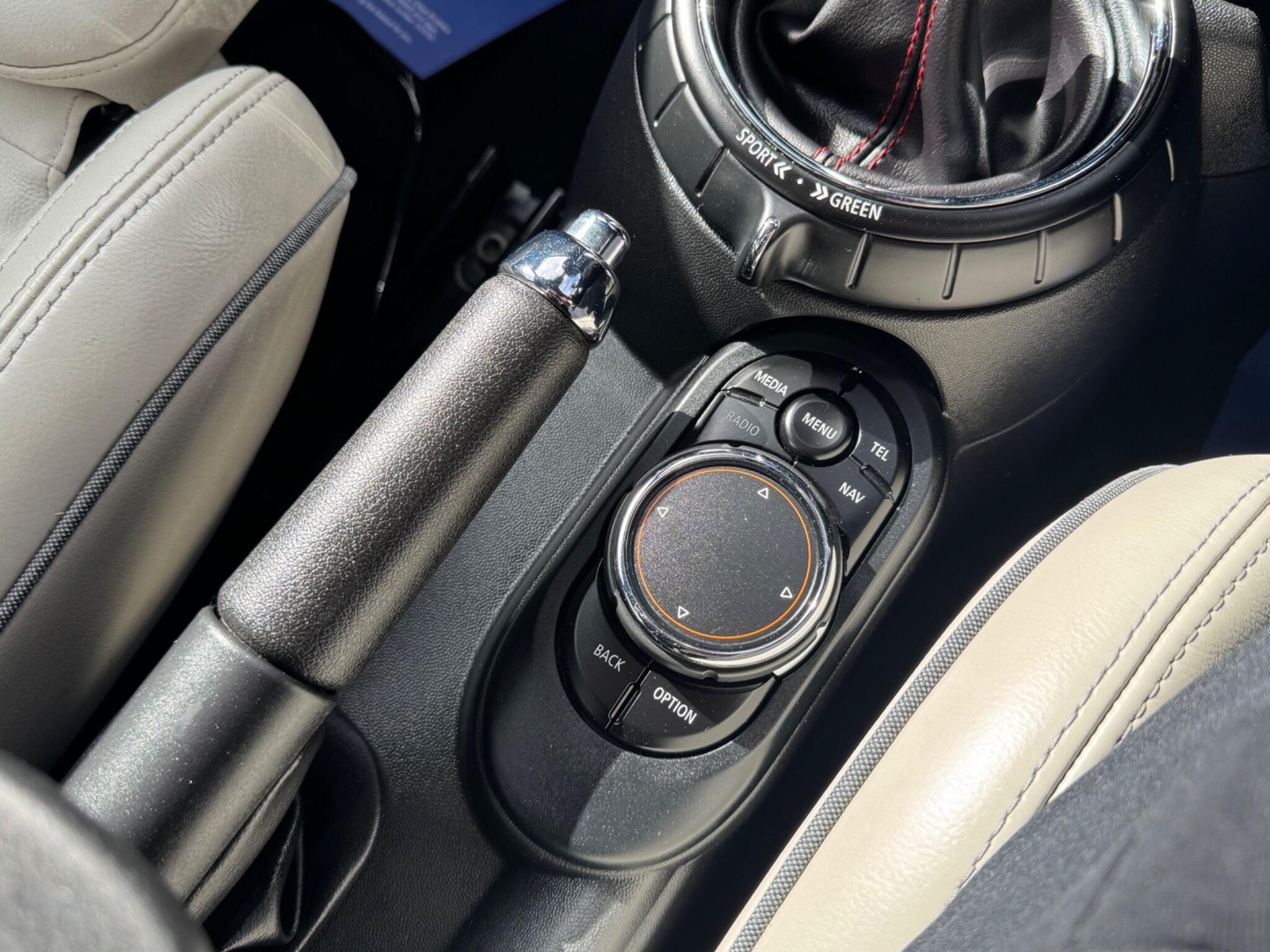 Mini Hatch view 22