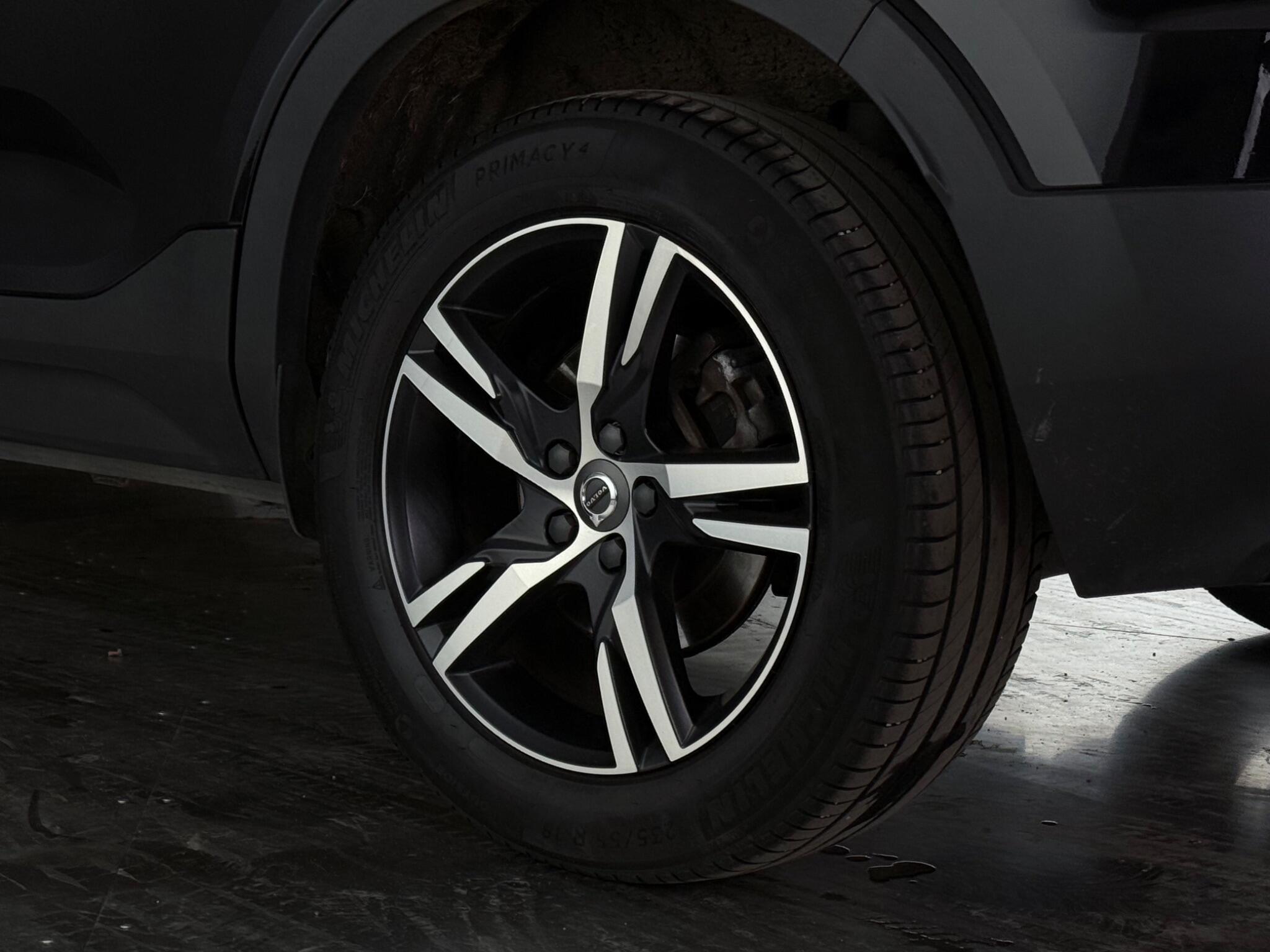 Volvo XC40 view 9