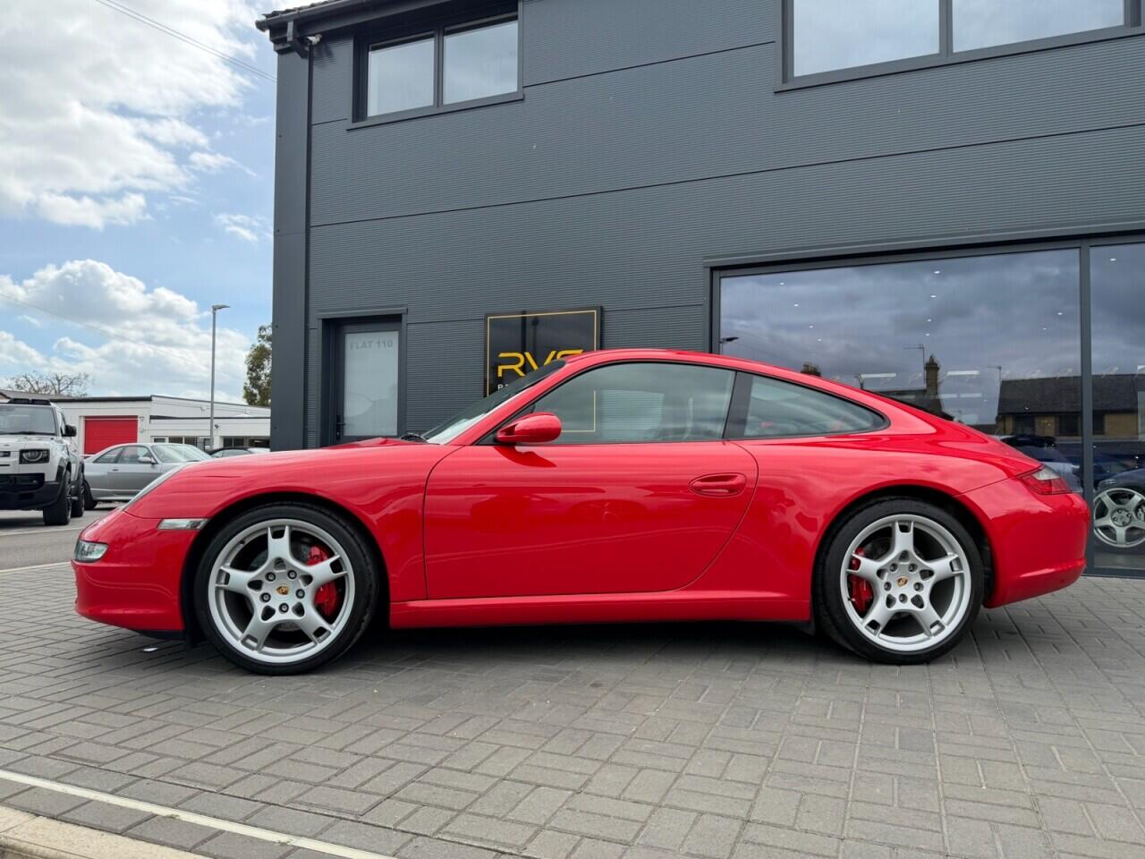 Porsche 911 view 14