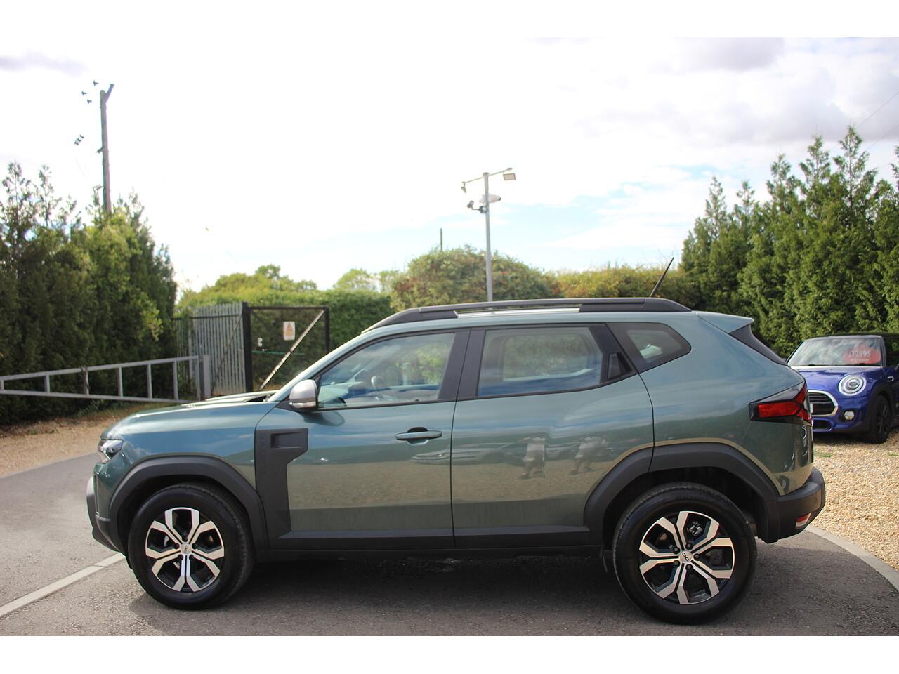 Dacia Duster view 8