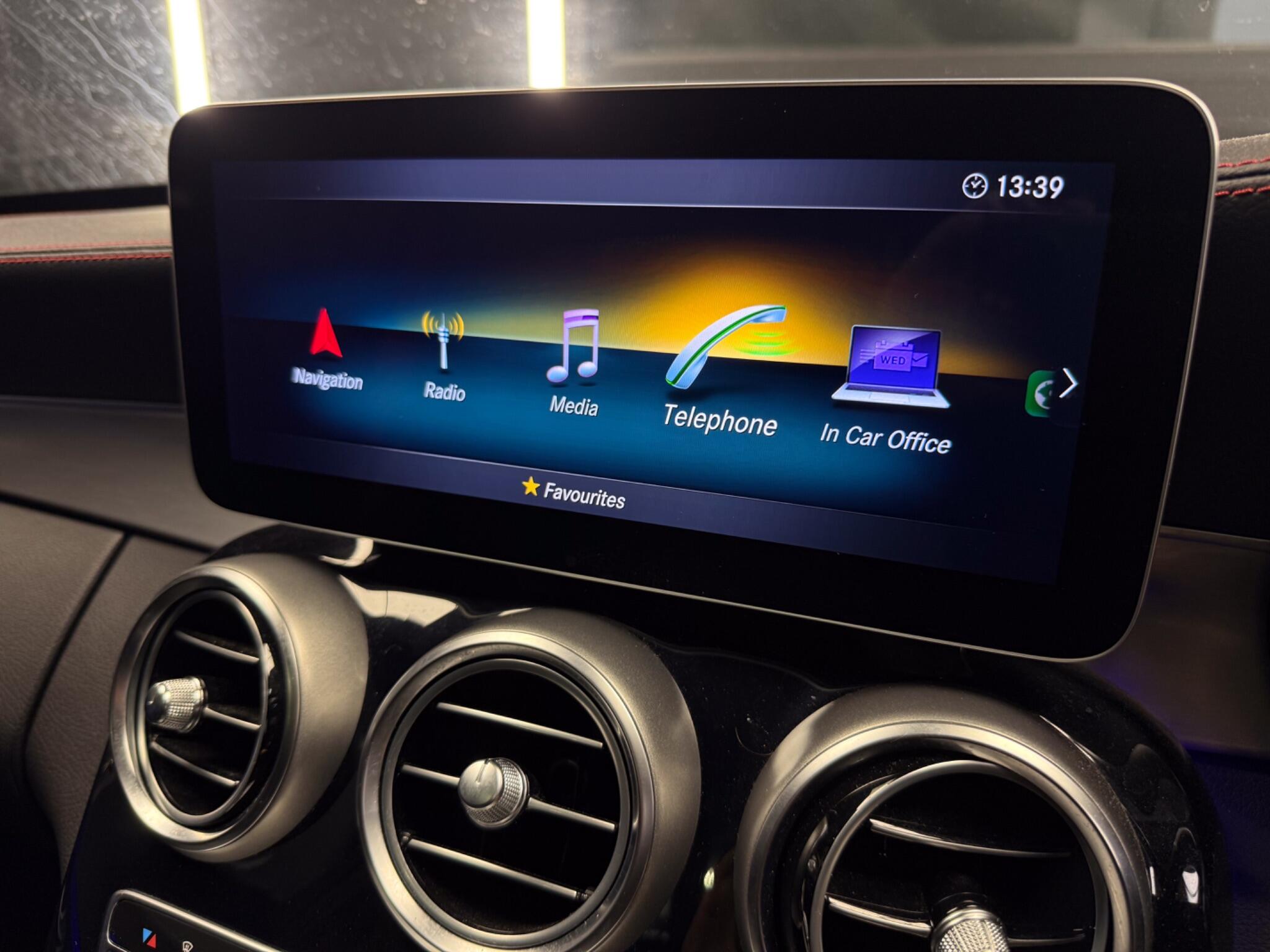 Mercedes-Benz C-Class view 37