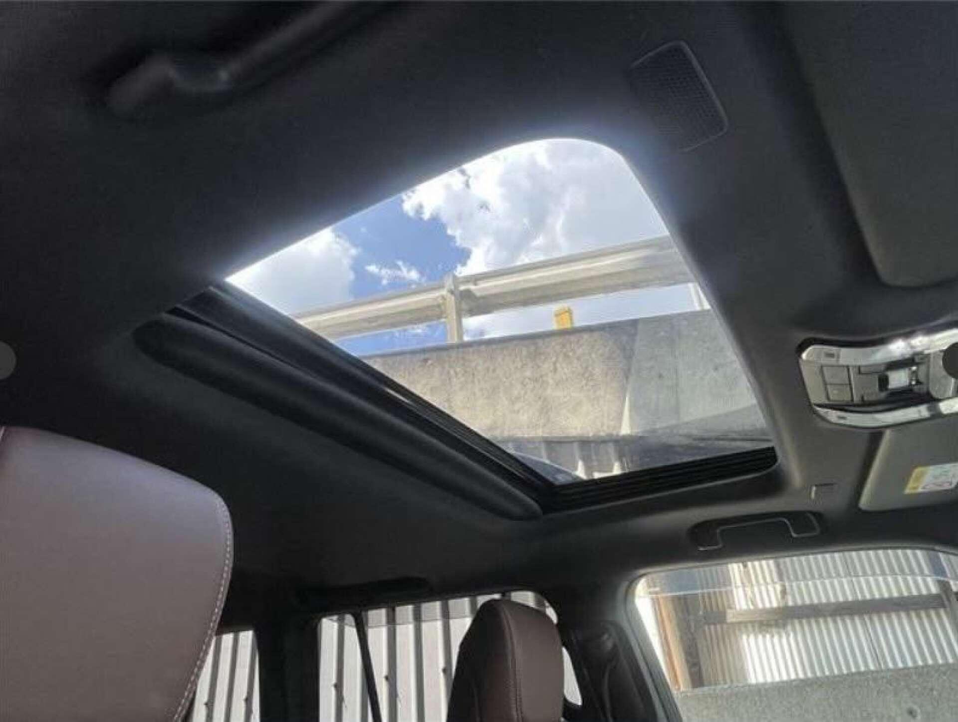 Toyota Land Cruiser view 17