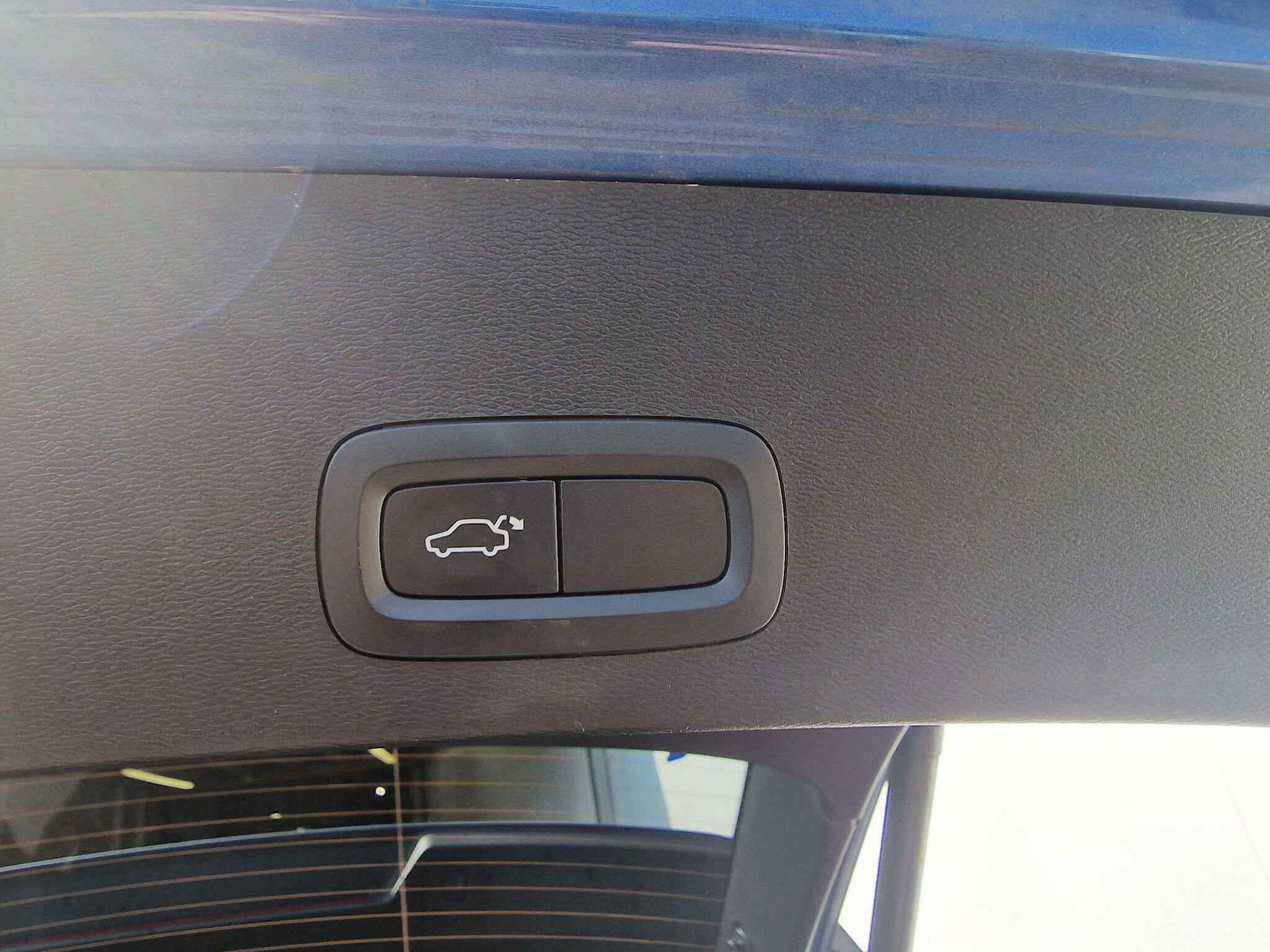 Volvo XC40 view 31
