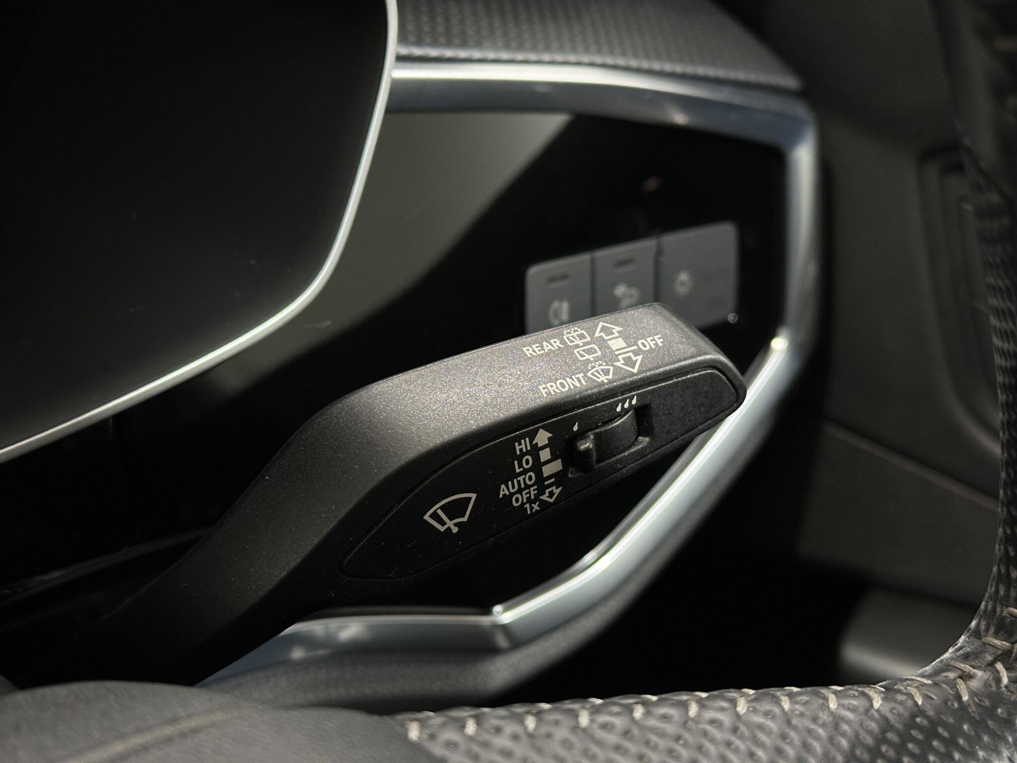 Audi Q3 view 17