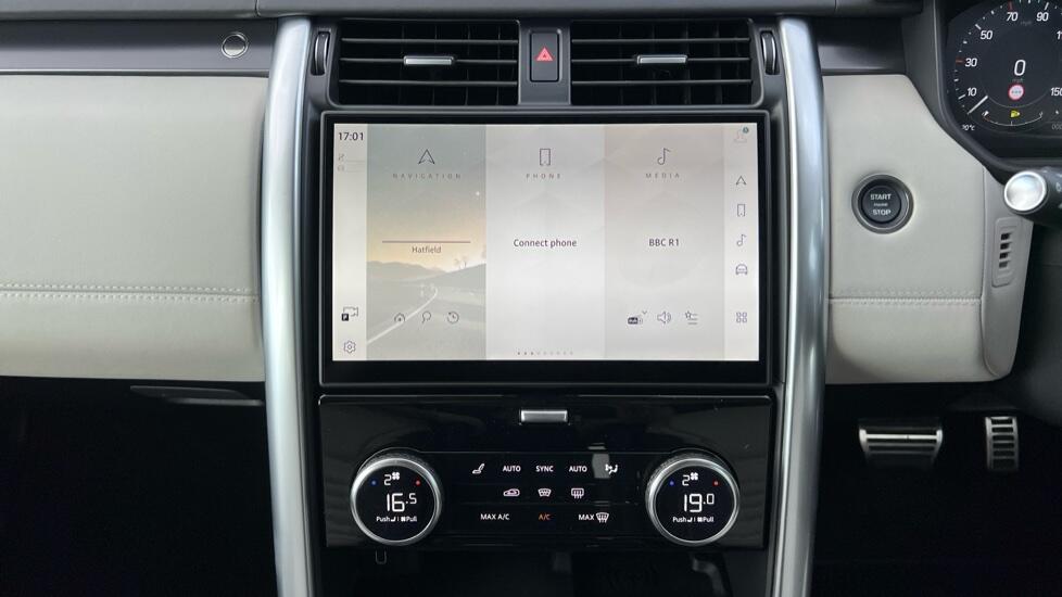 Land Rover Discovery view 14
