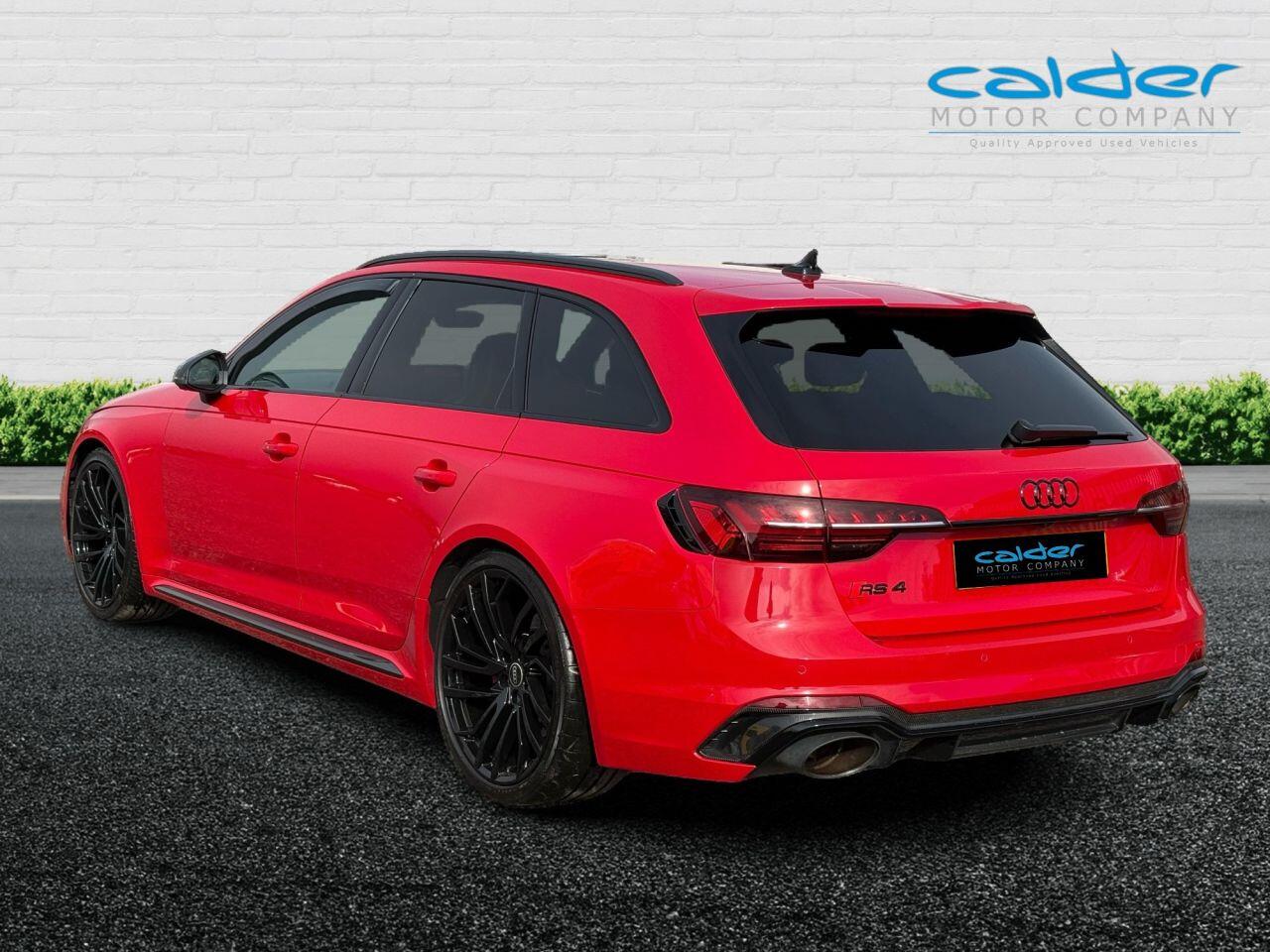 Audi RS4 view 10