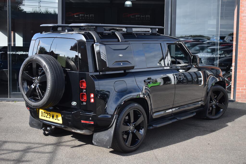 Land Rover Defender view 6