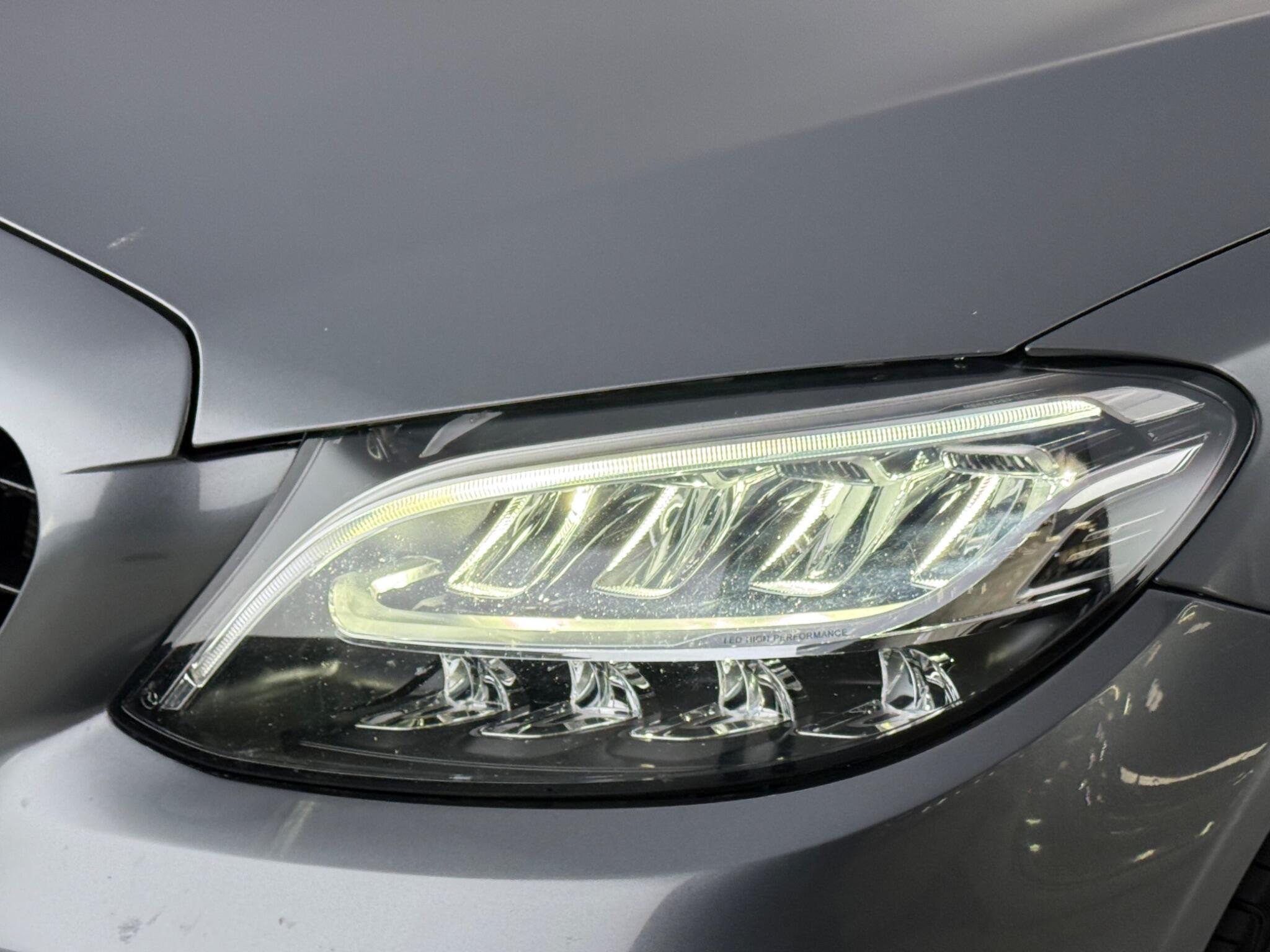Mercedes-Benz C-Class view 12