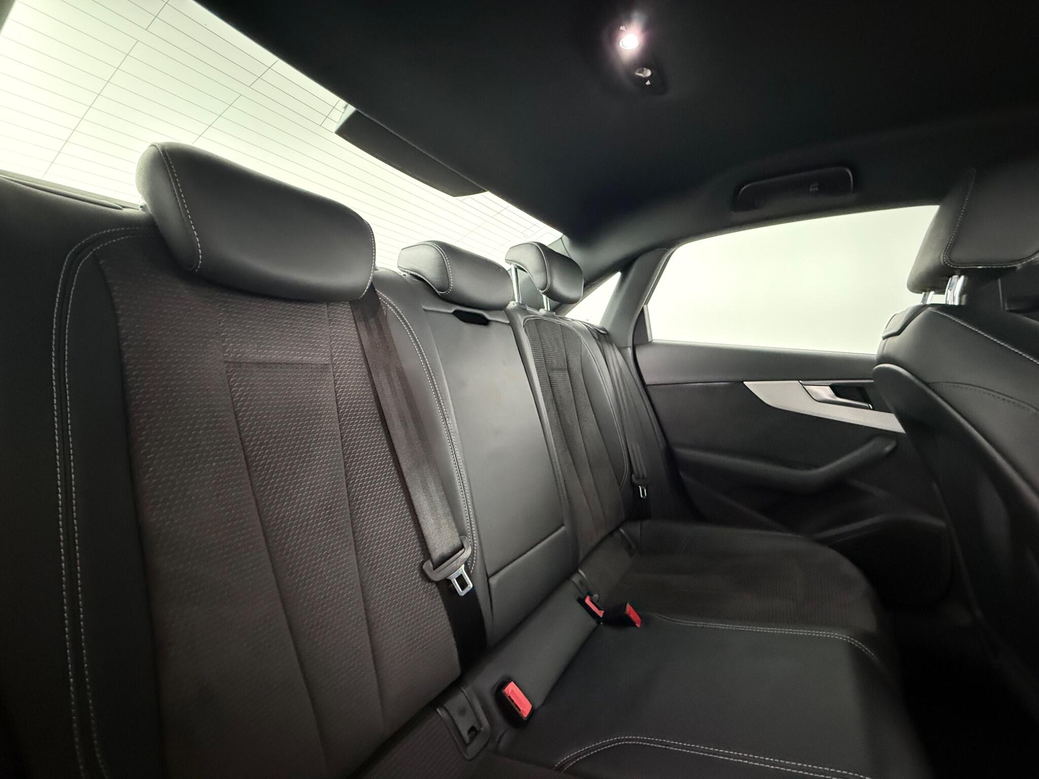 Audi A4 view 32