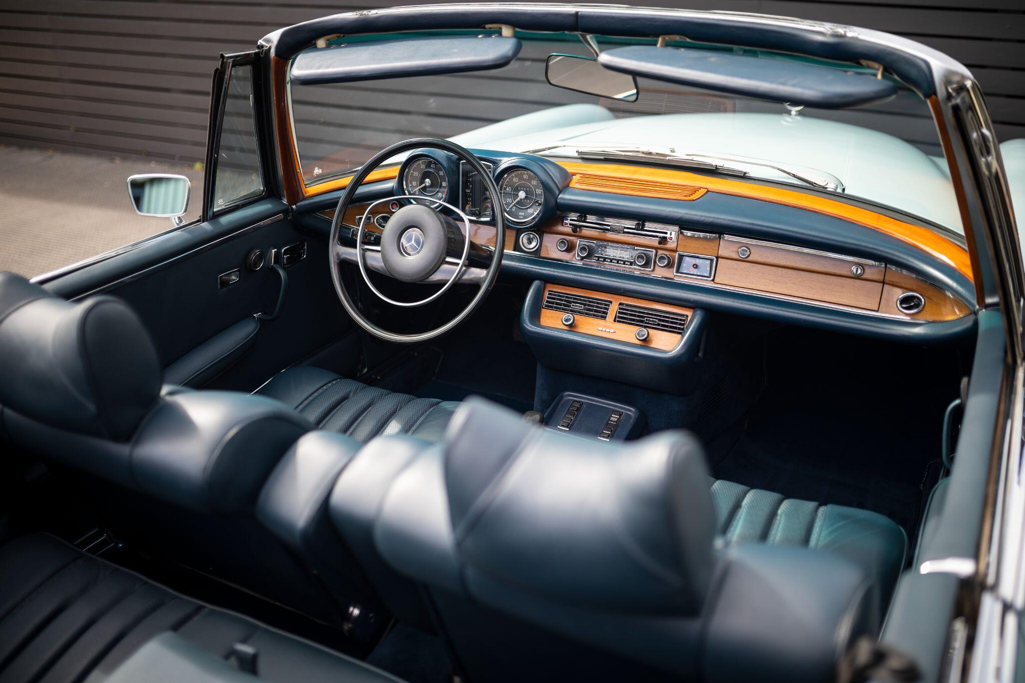 Mercedes-Benz 280 view 12