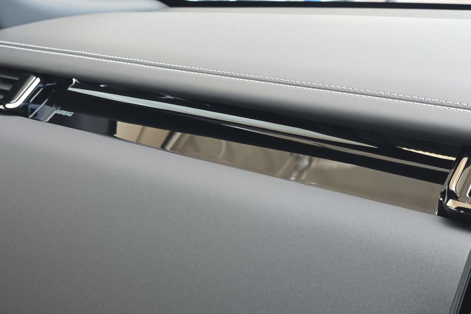 Land Rover Range Rover Velar view 37