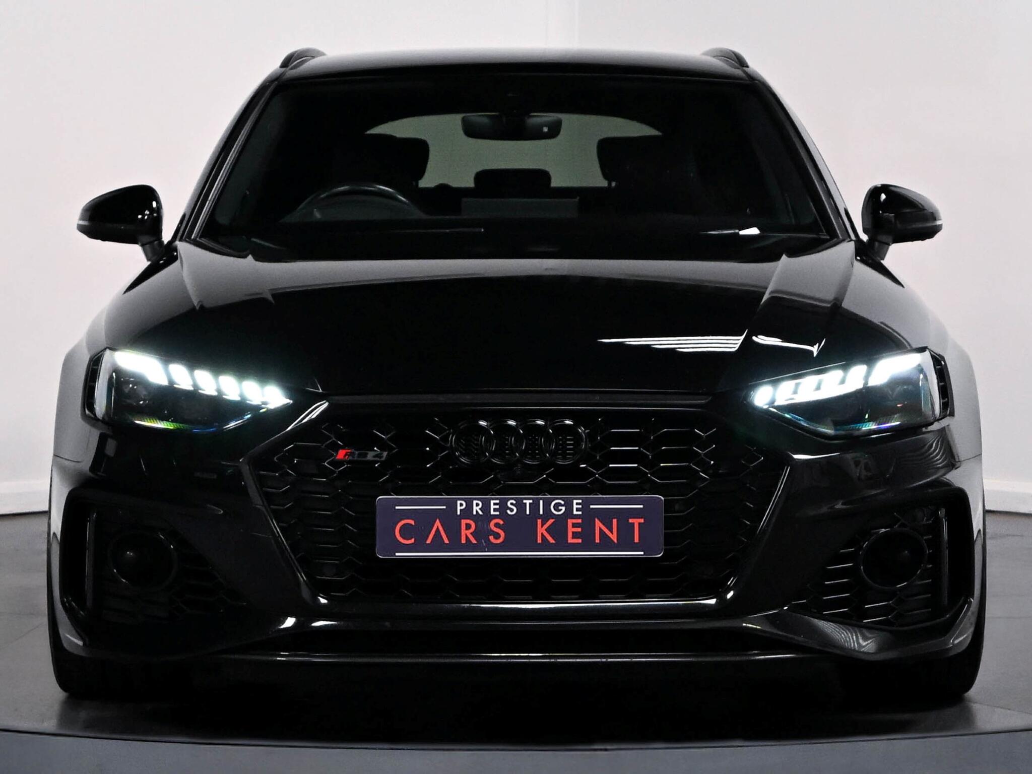 Audi RS4 Avant view 21