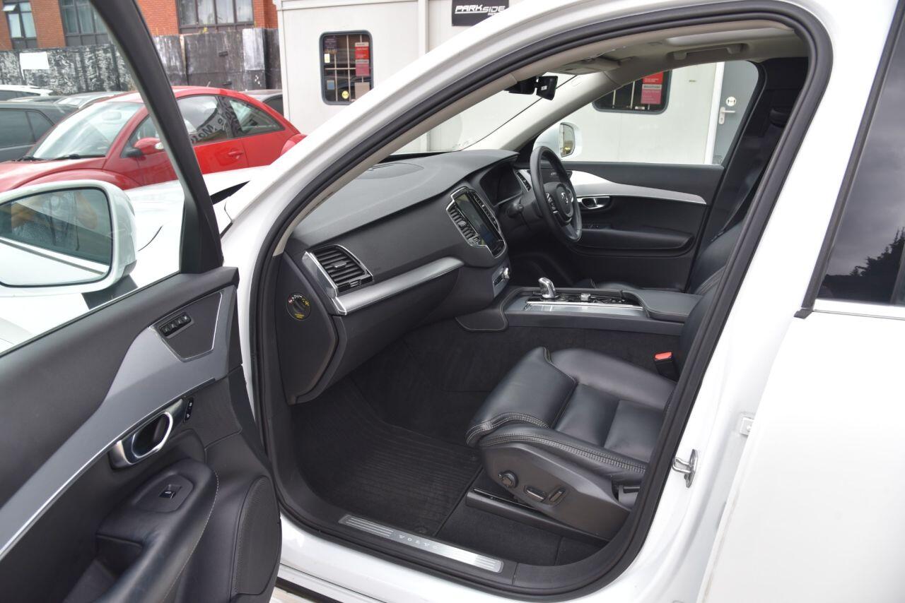 Volvo XC90 view 22