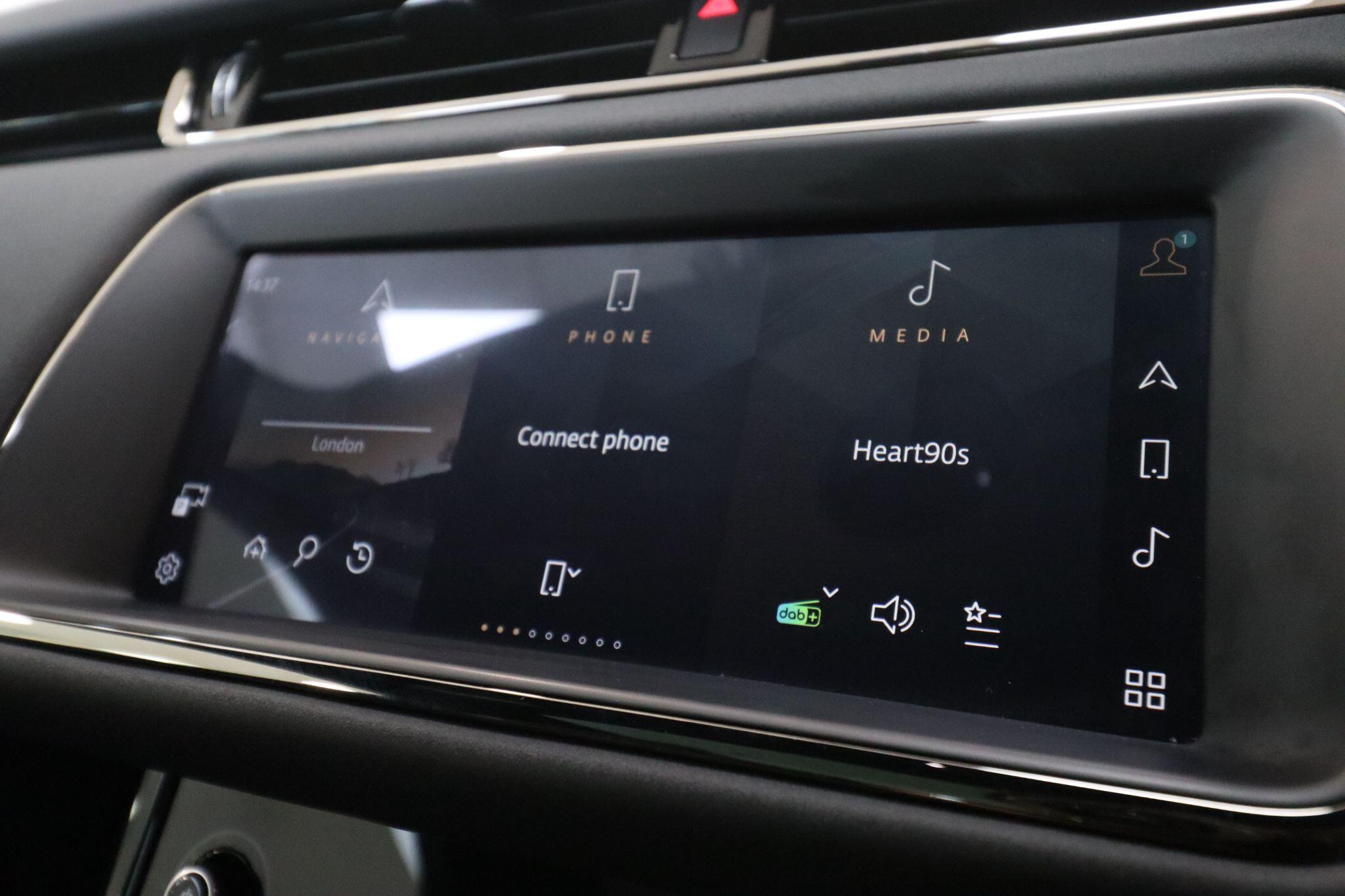 Land Rover Range Rover Evoque view 28