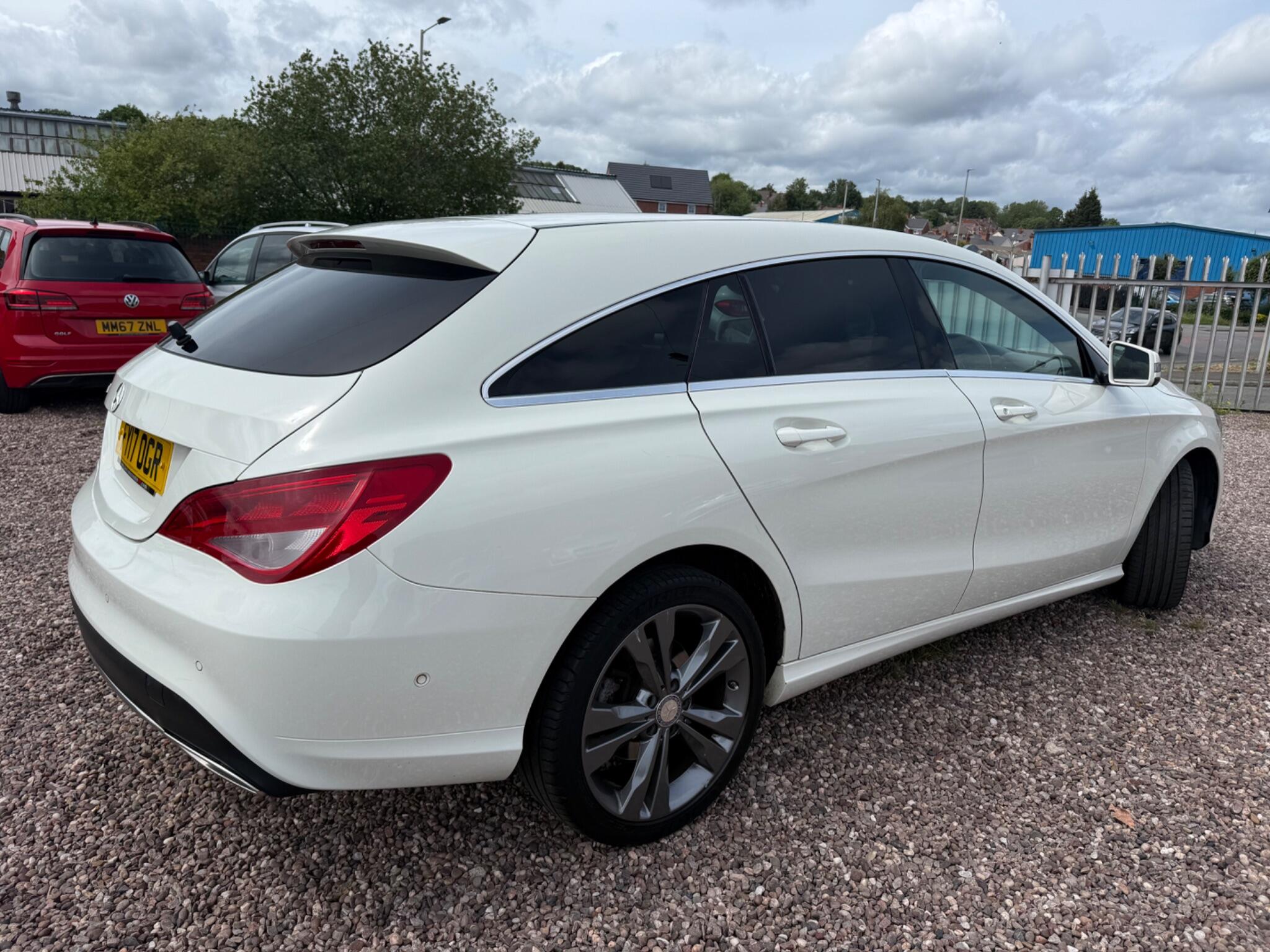 Mercedes-Benz Cla view 11