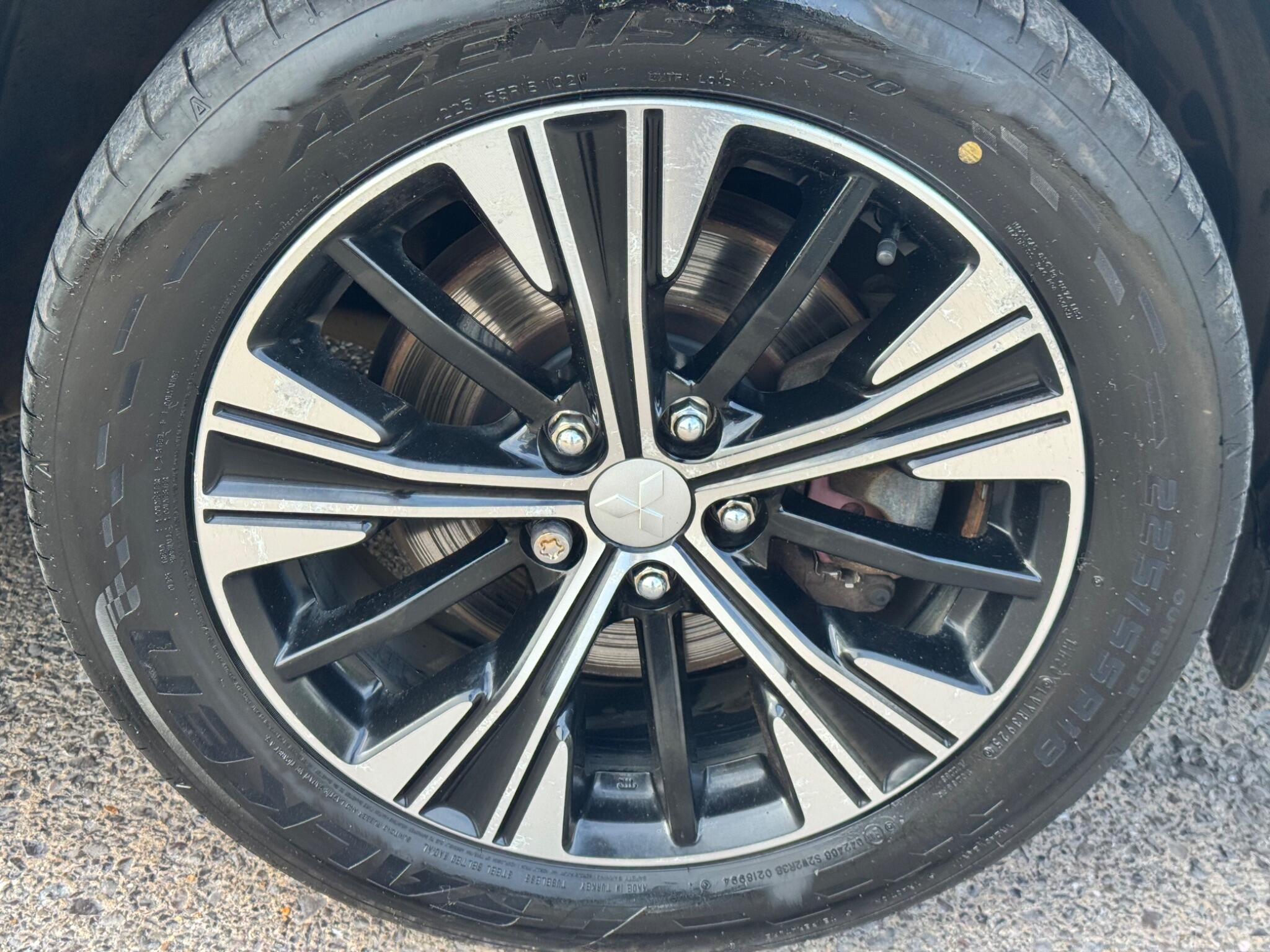Mitsubishi Eclipse Cross view 44