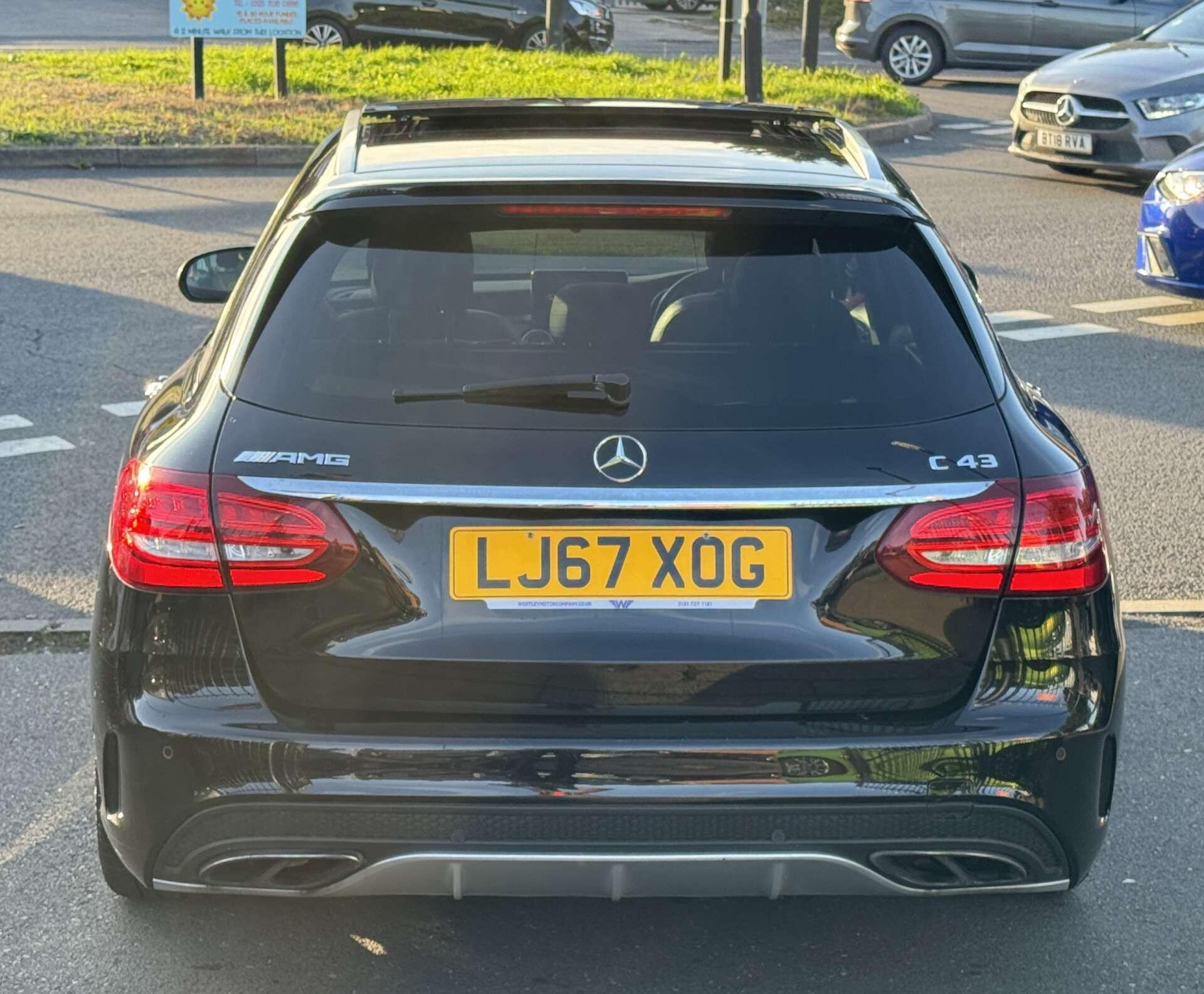 Mercedes-Benz C-Class view 19