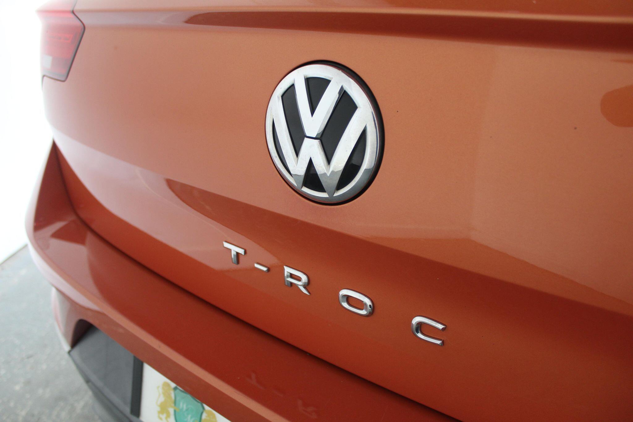 Volkswagen T-Roc view 19