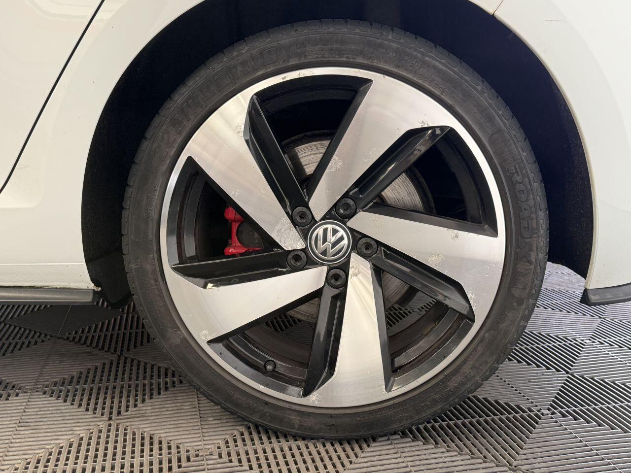 Volkswagen Golf view 20