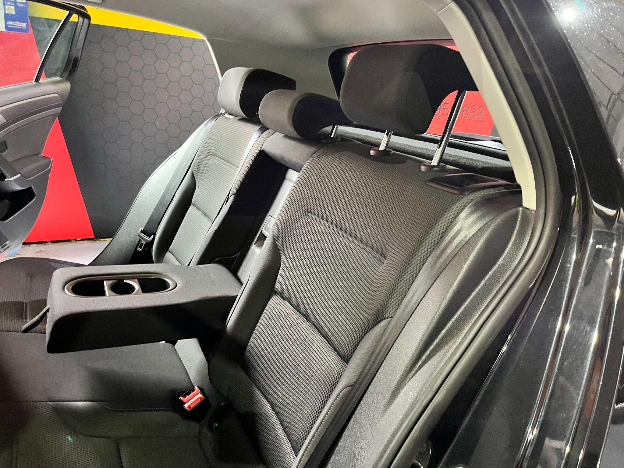 Volkswagen Golf view 20