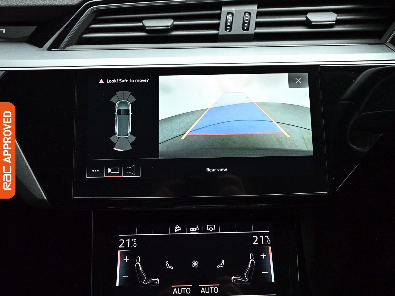Audi E-Tron view 20