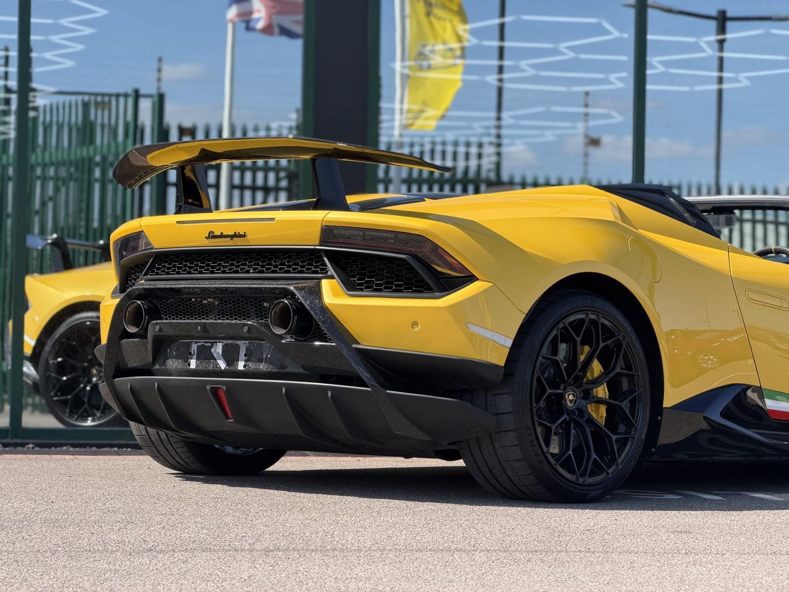 Lamborghini Huracan view 42