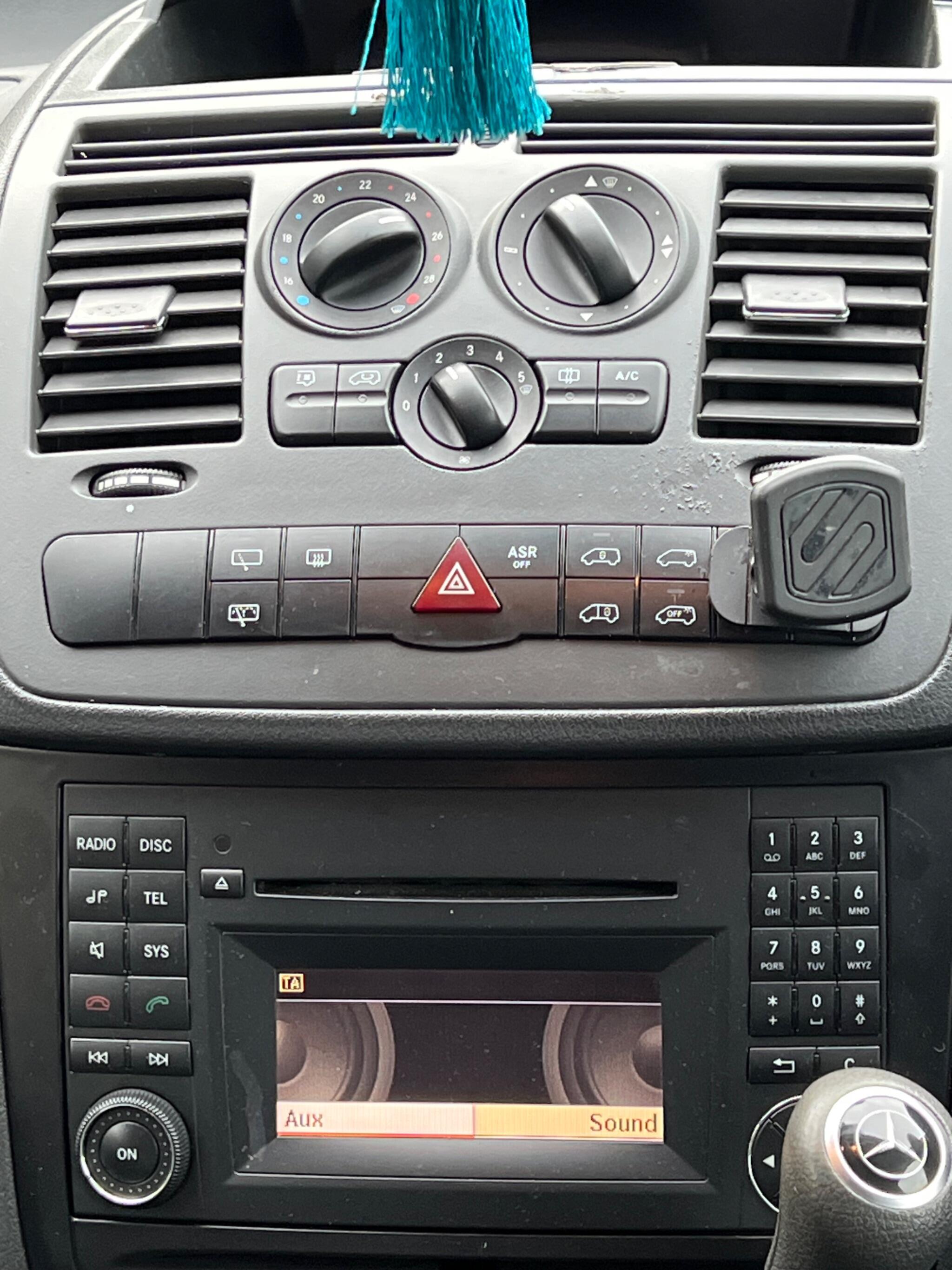 Mercedes-Benz Vito view 24